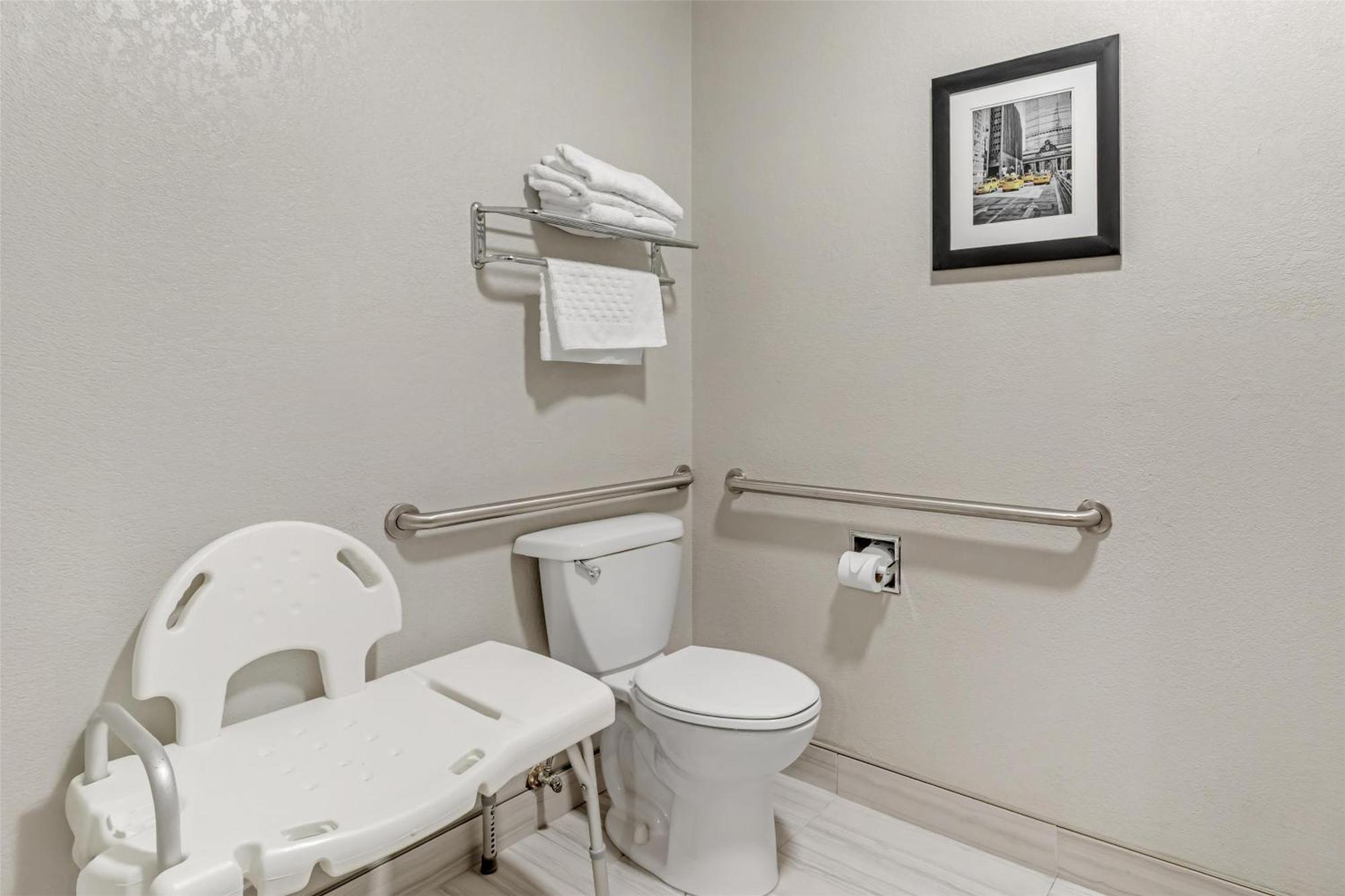 King Room with Roll-In Shower - Mobility Accessible