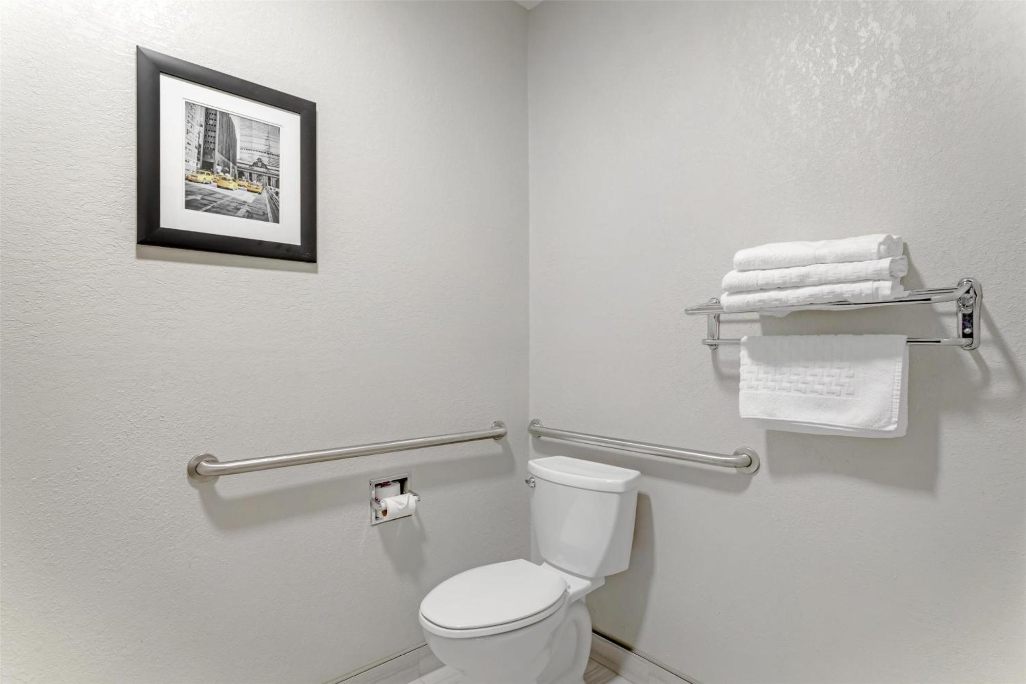King Room with Bath Tub - Disability Access/Non-Smoking