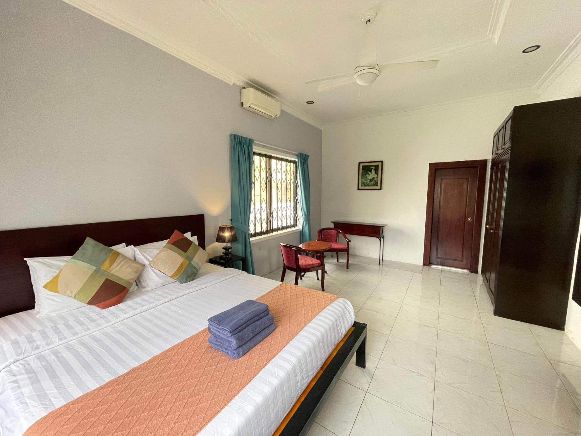 Deluxe King Room