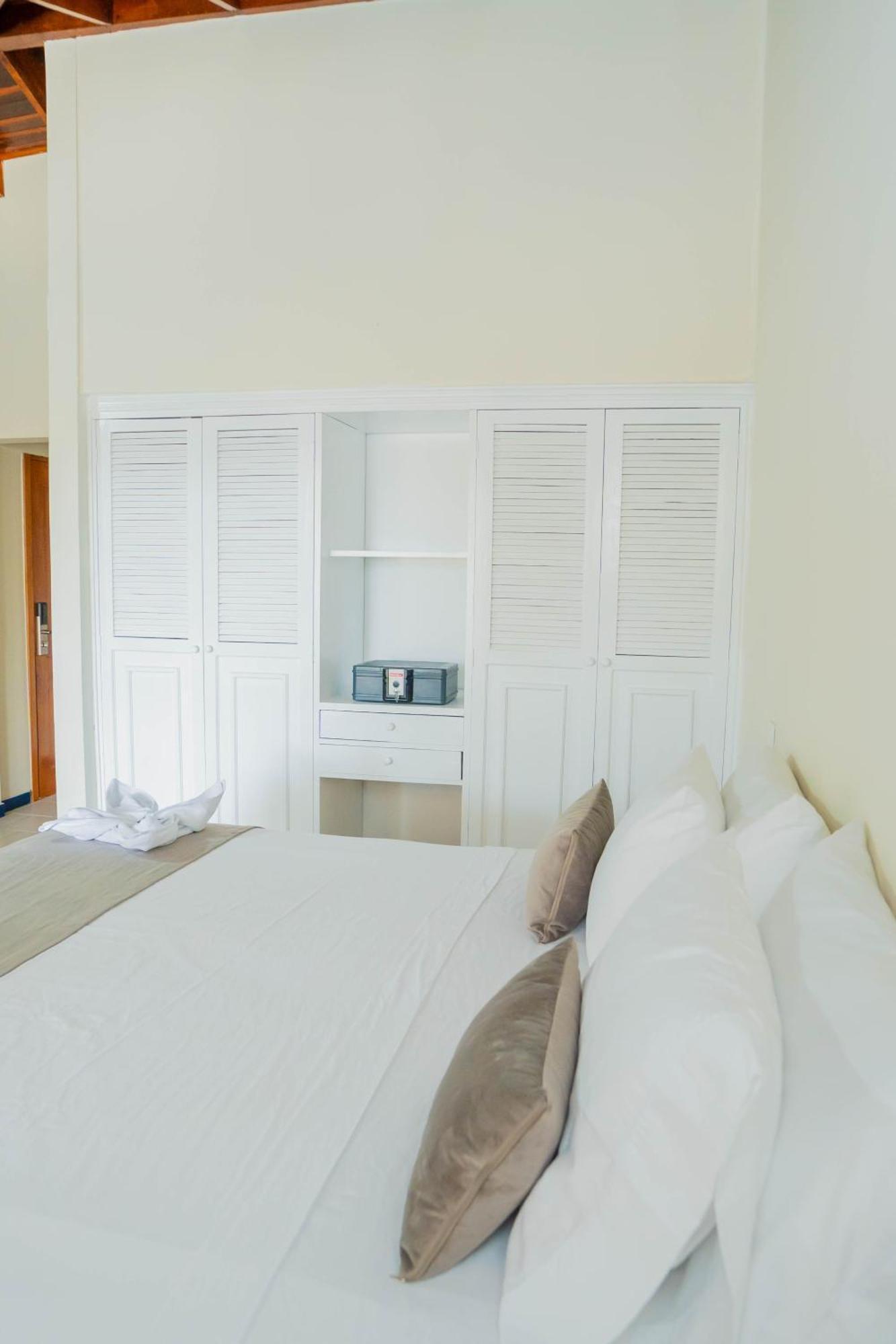 Superior One-Bedroom Apartment