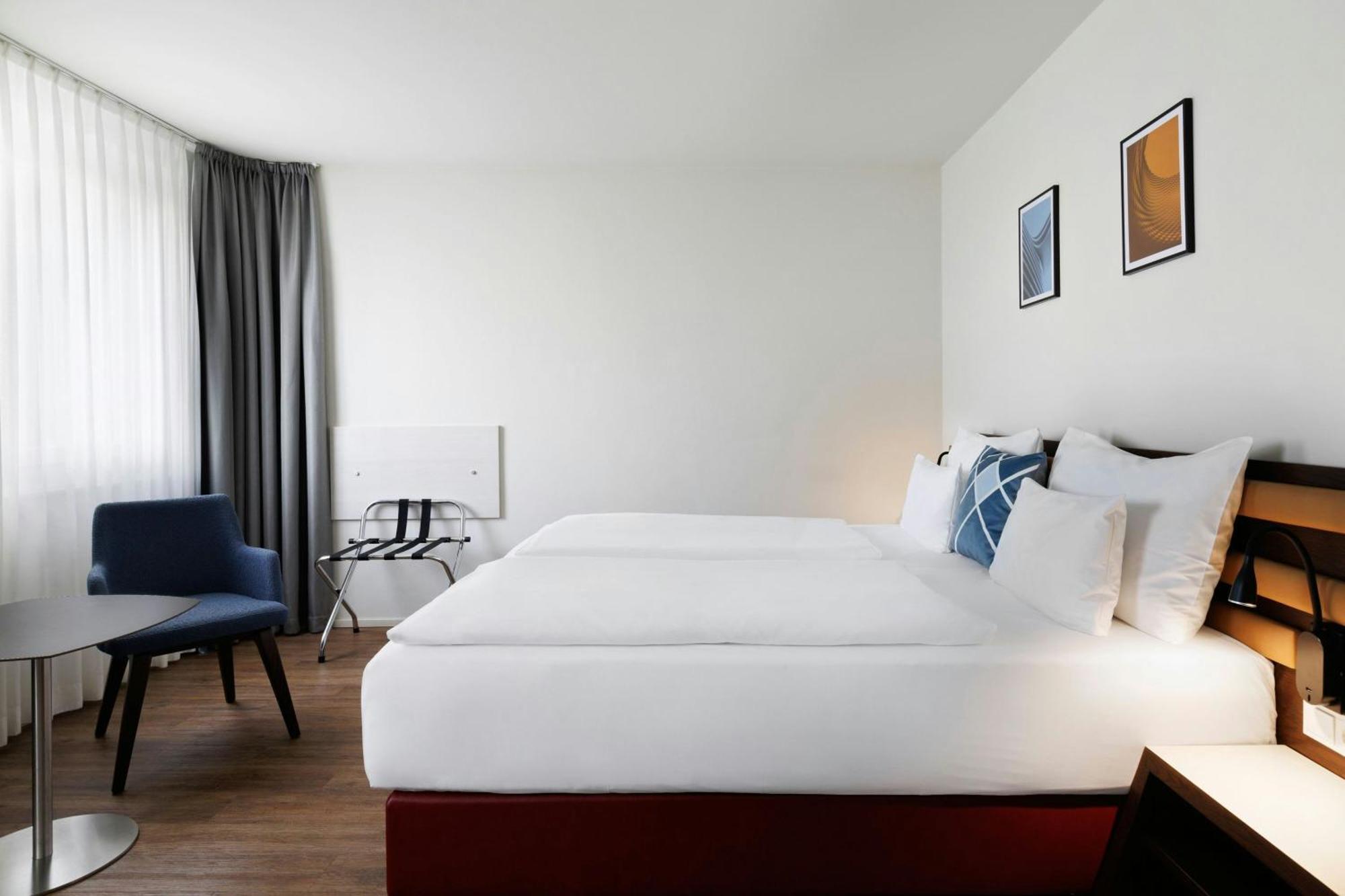 Standard Twin Room Two Twin Beds