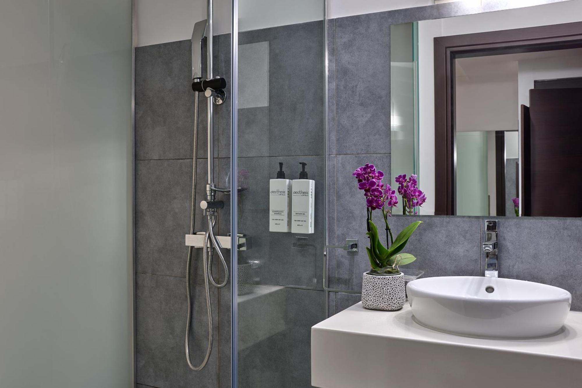Standard Double or Twin Room,1714093425:JPEG