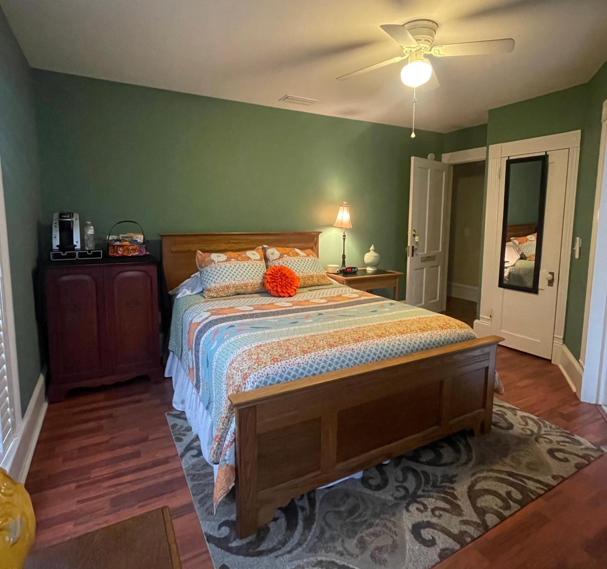 Queen Room