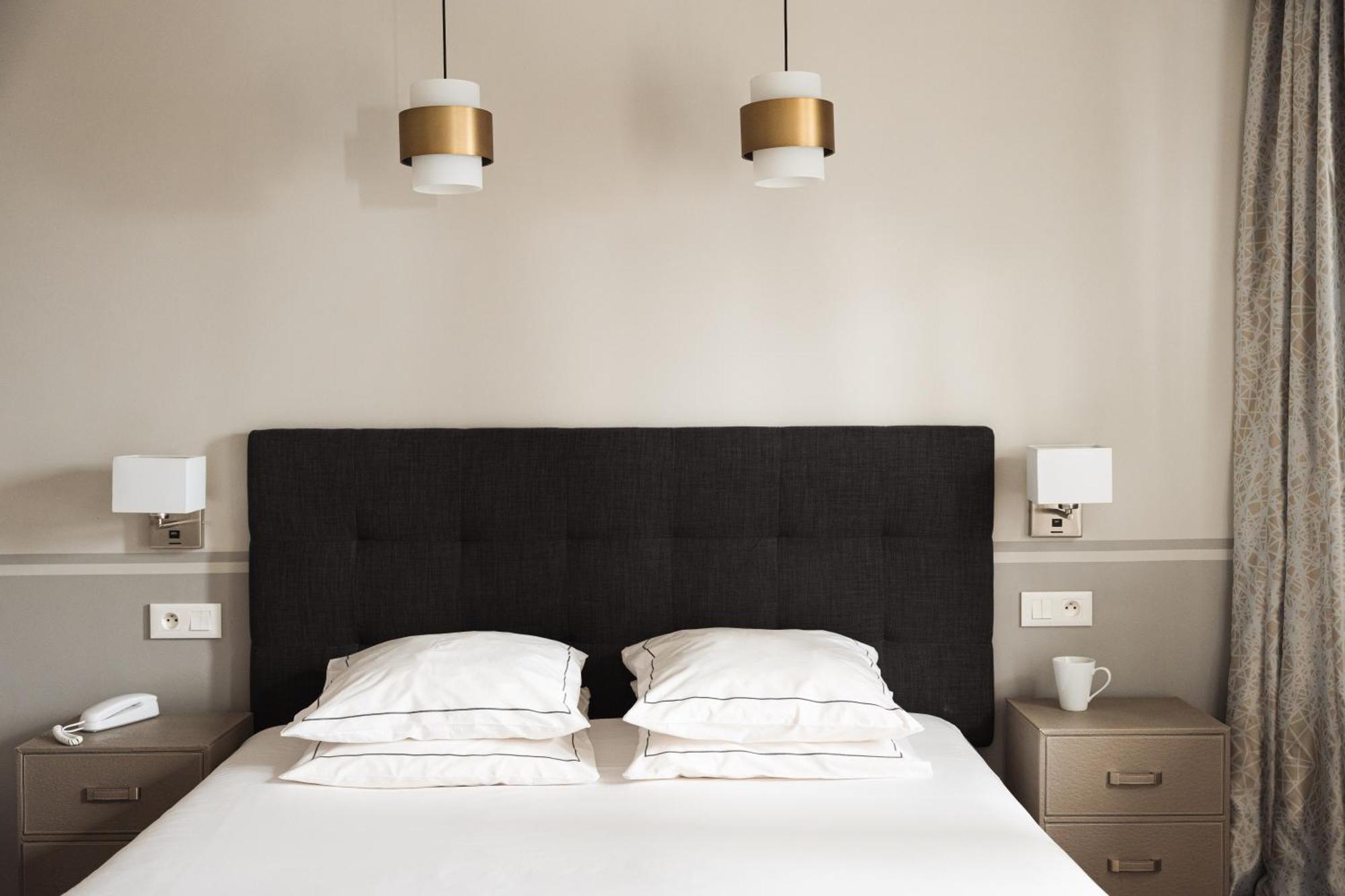 Superior Double Room with Eiffel Tower View,1722948121:JPEG