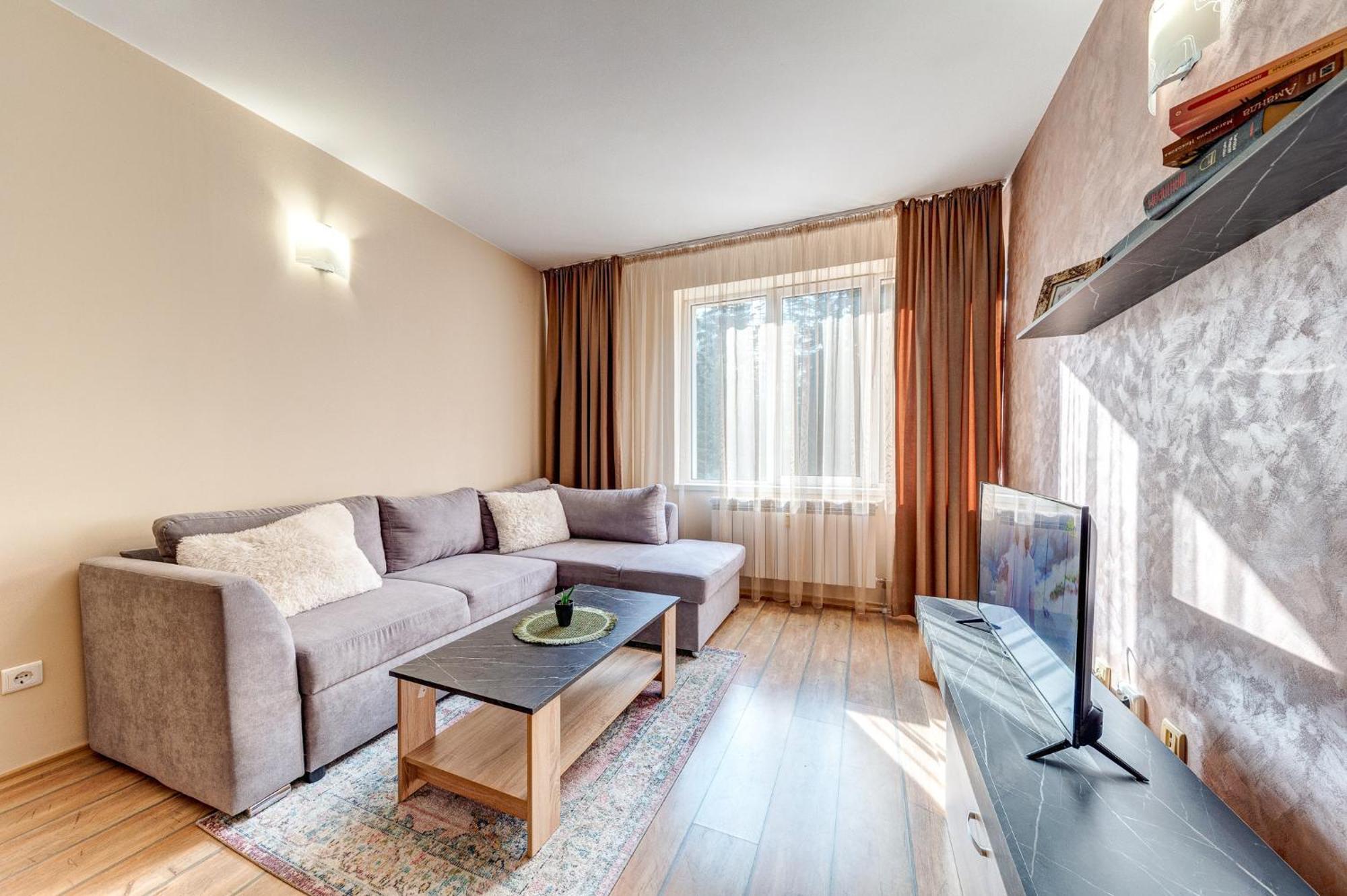 One-Bedroom Deluxe Apartment
