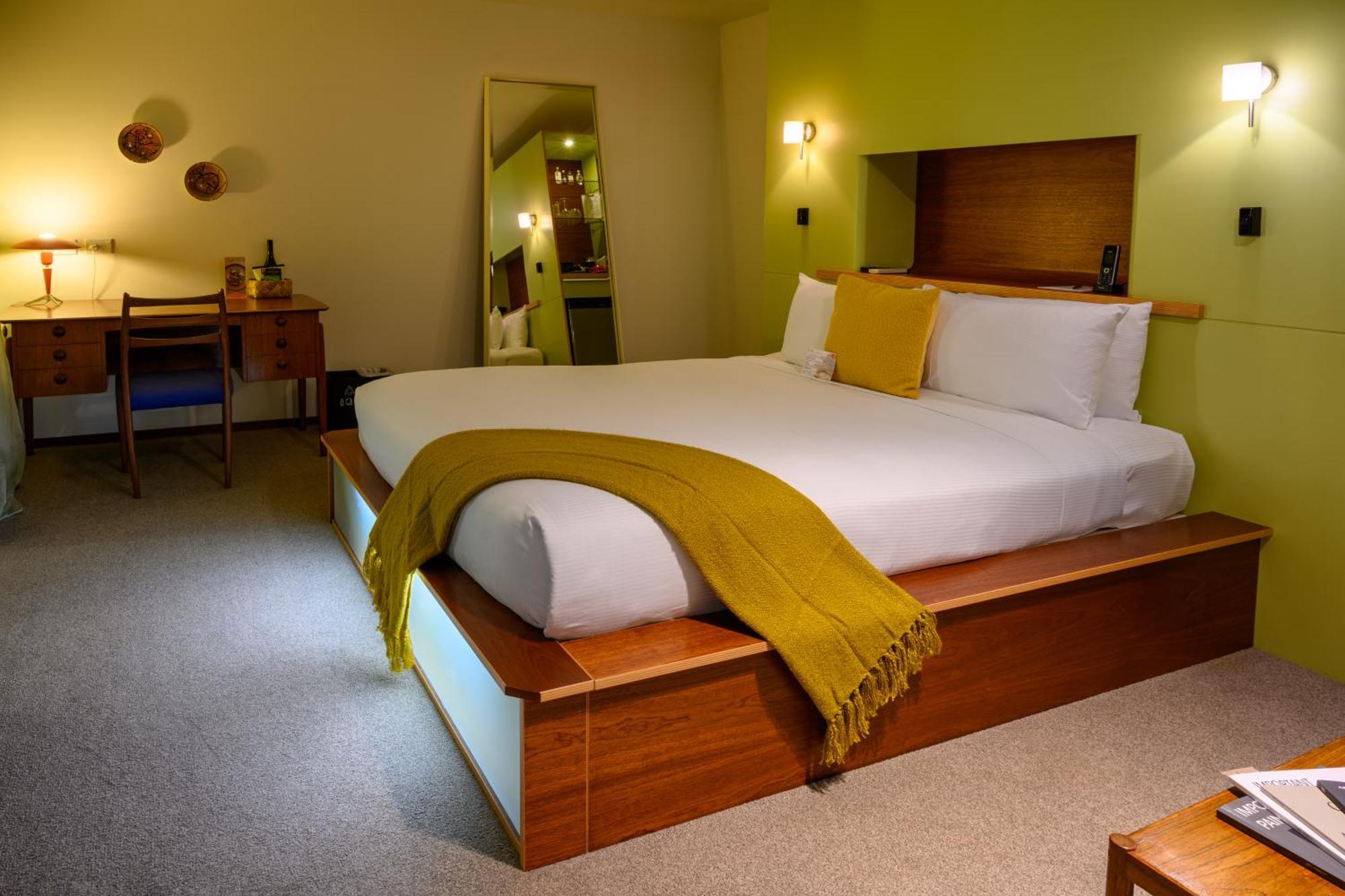 Studio,1730023450:JPEG