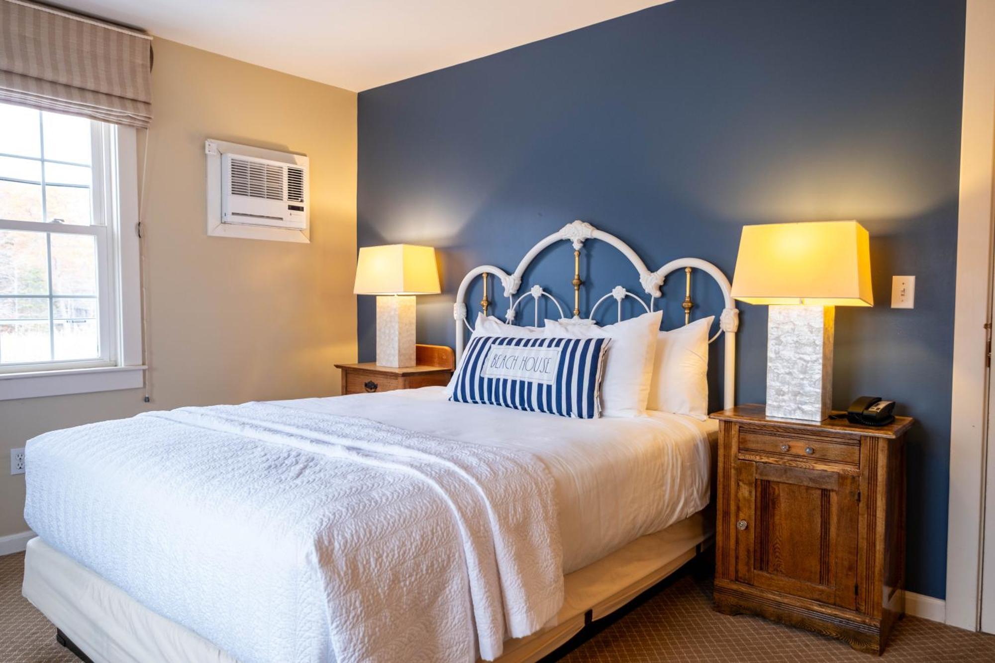 One Queen Room