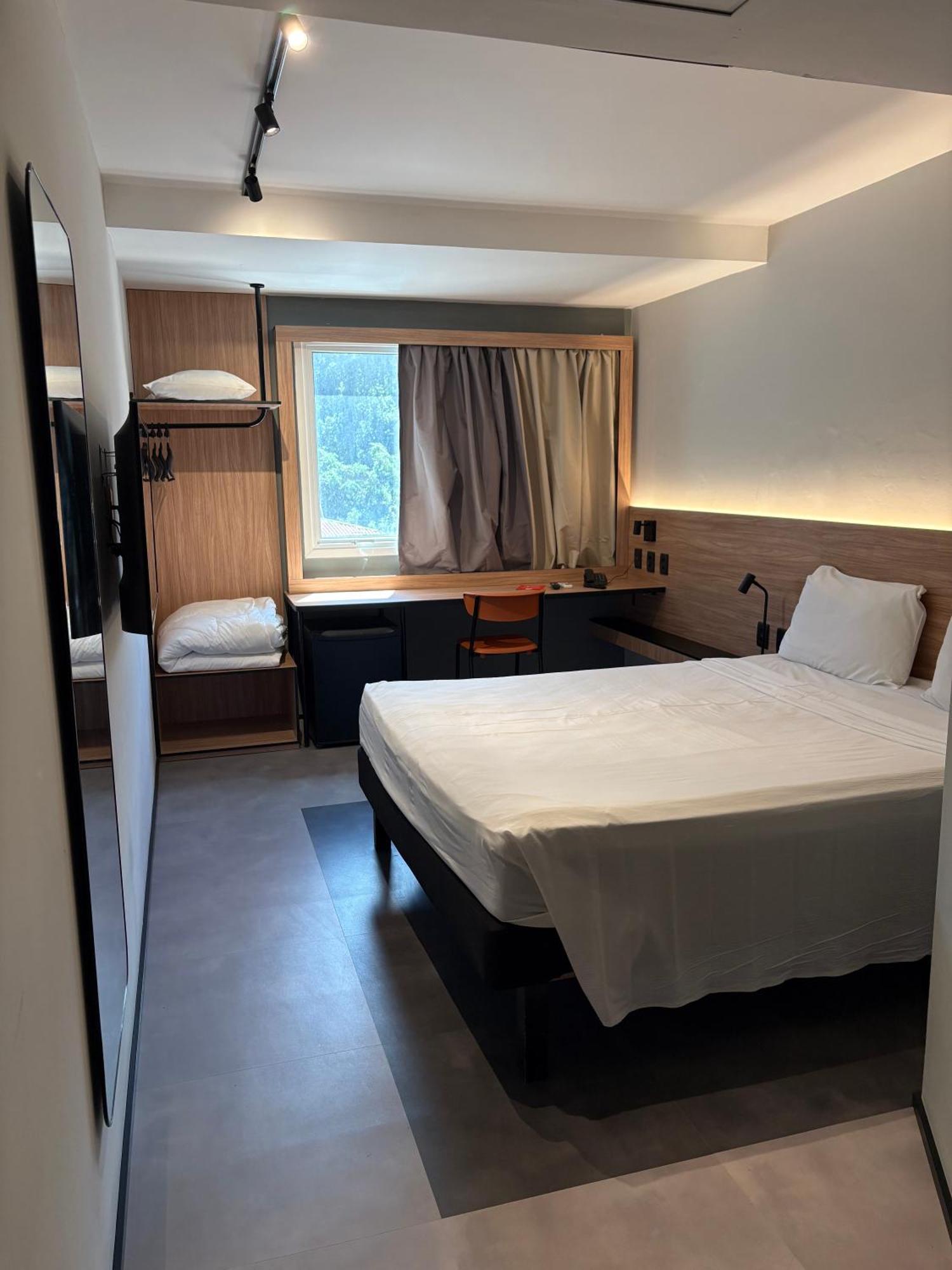 Quarto Duplo Standard