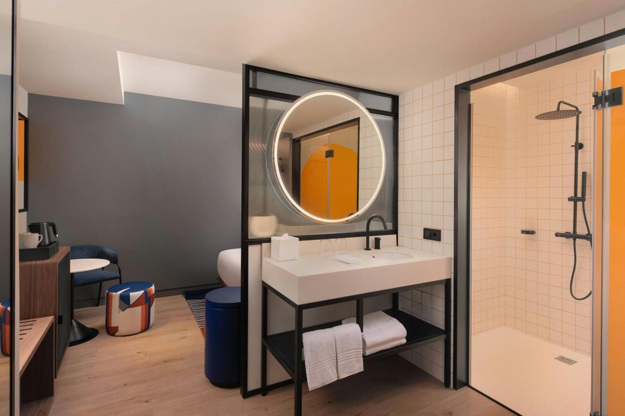 Aloft King Room