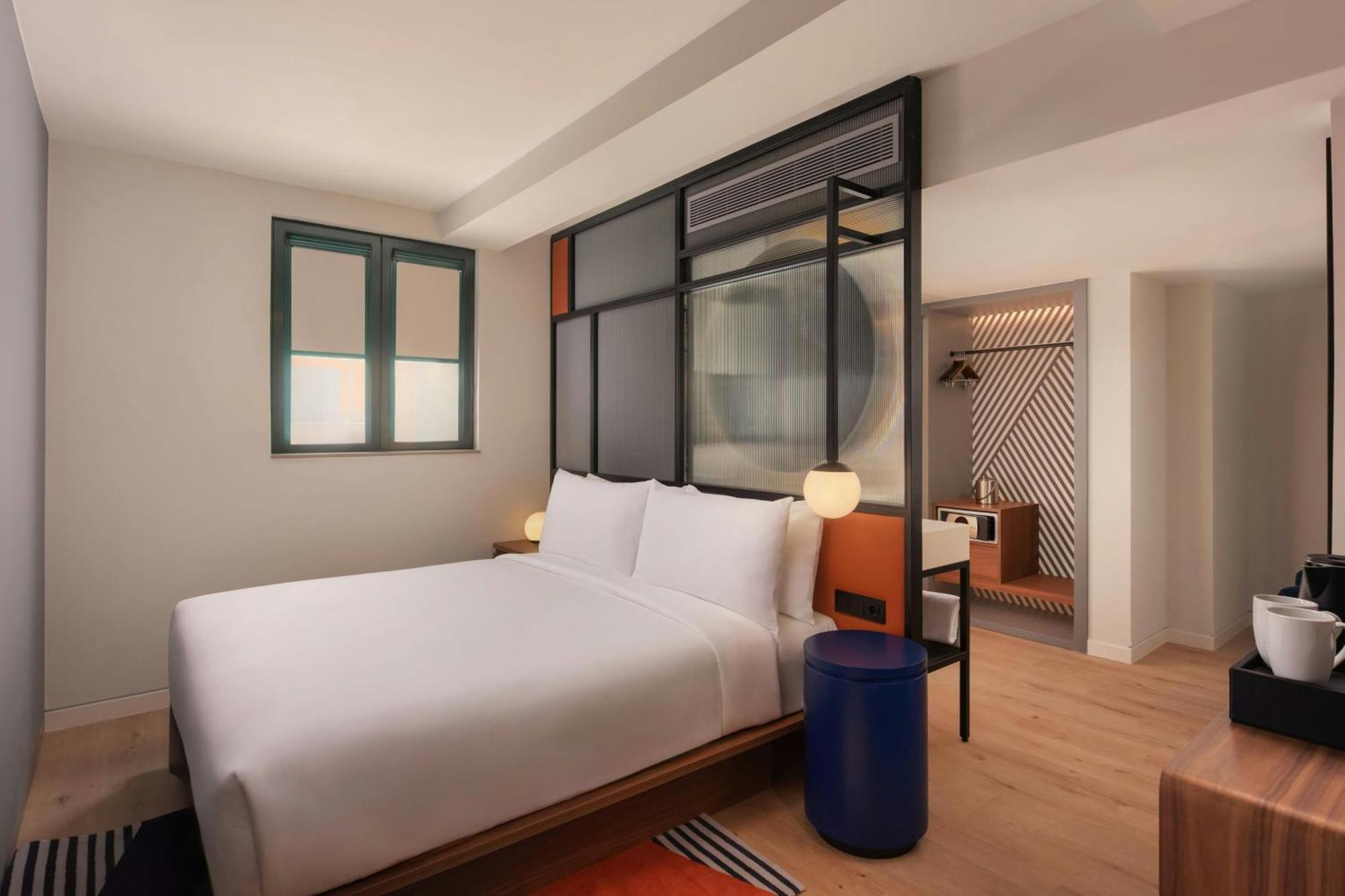 Aloft King Room