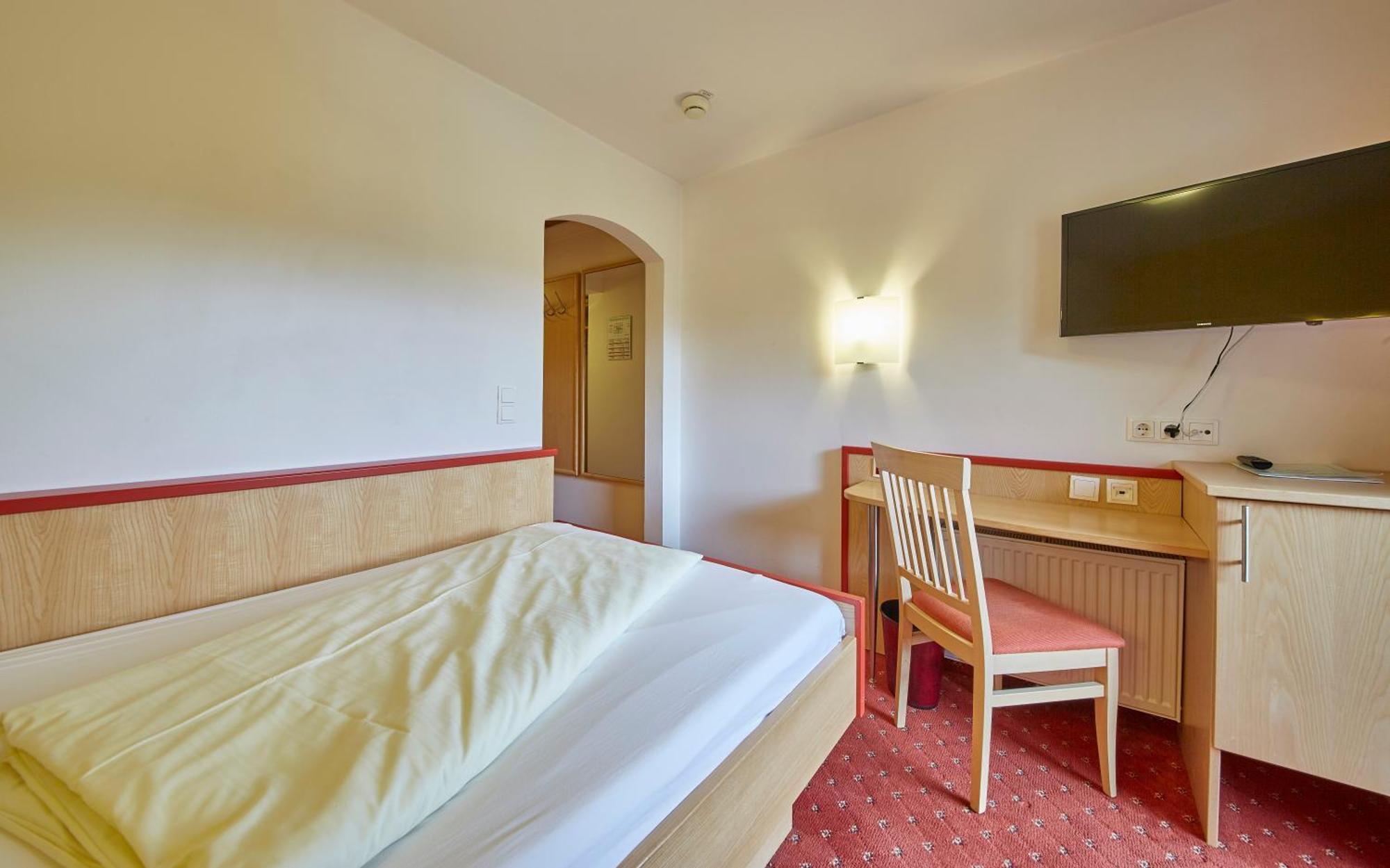 Single Room,1731654254:JPEG