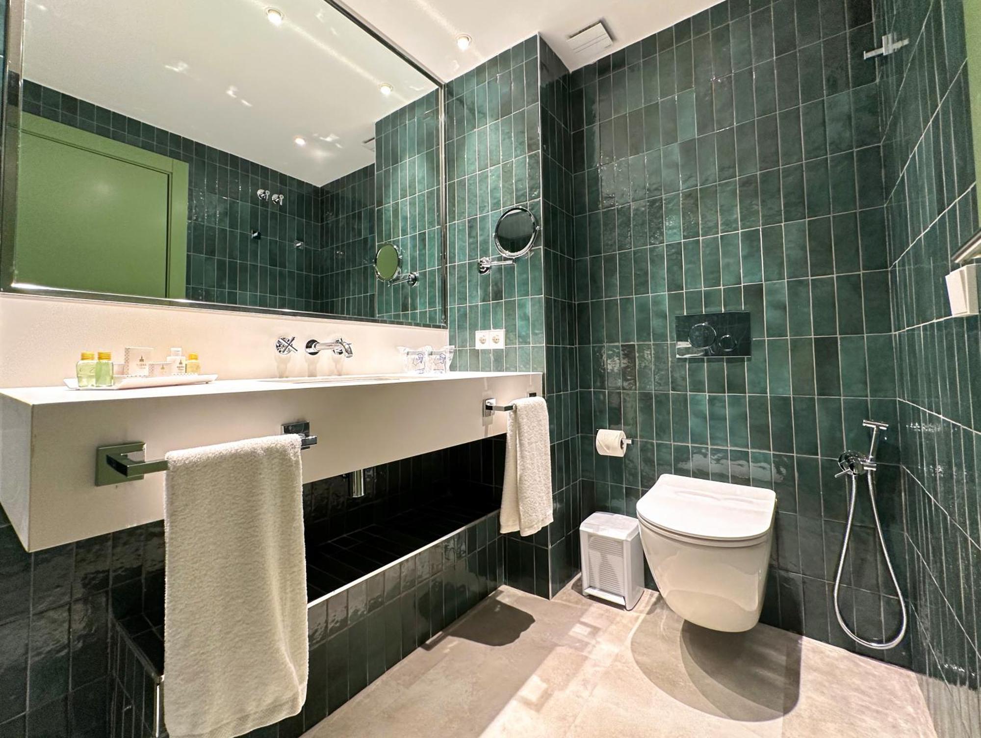 Double Room Street View