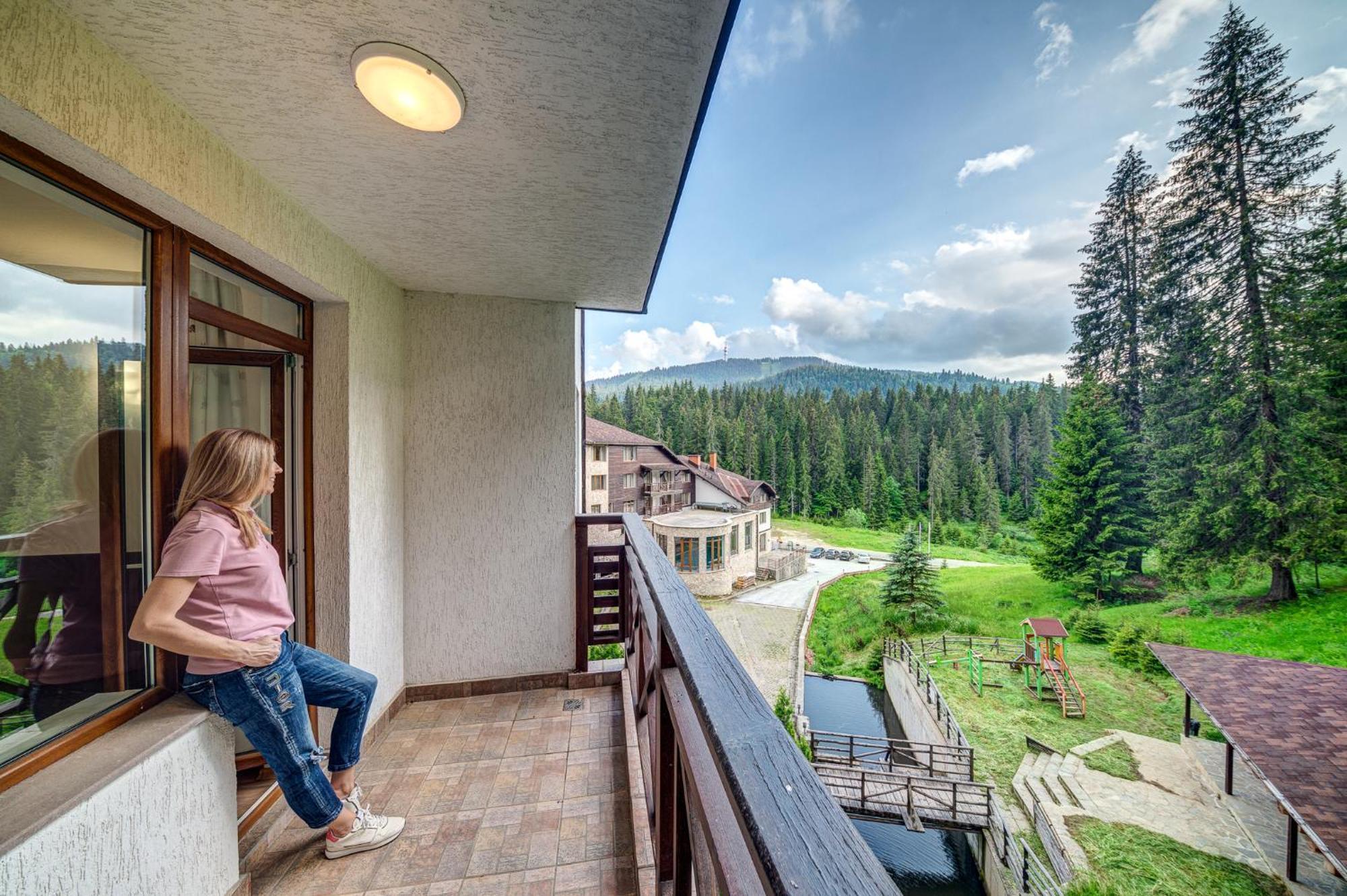 Studio Balcony