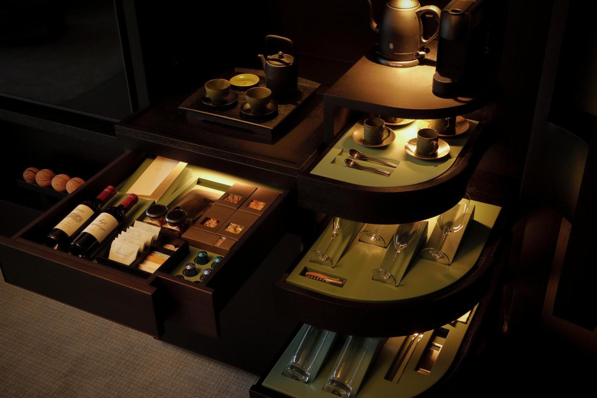 Premier King Room,1742654650:JPEG