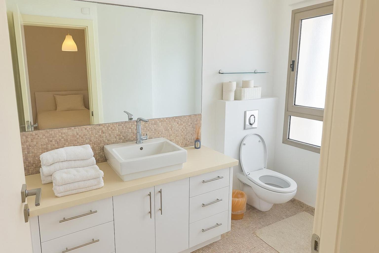 Three-Bedroom Apartment Sea View