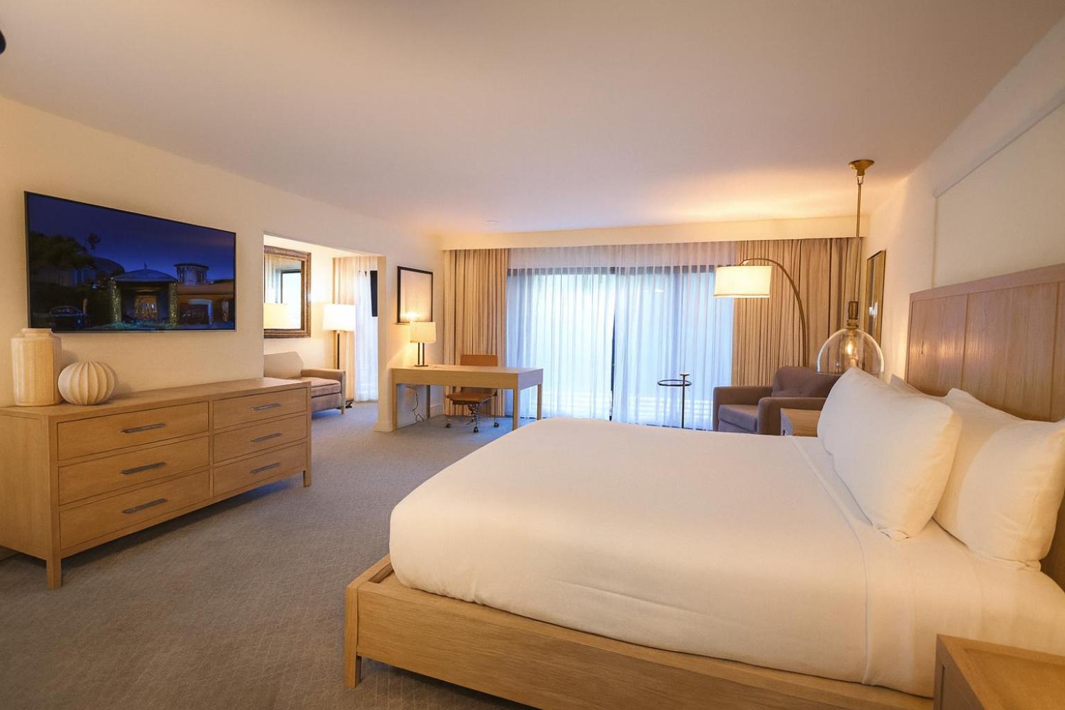 Executive Junior Suite One King Bed,1756407034:JPEG