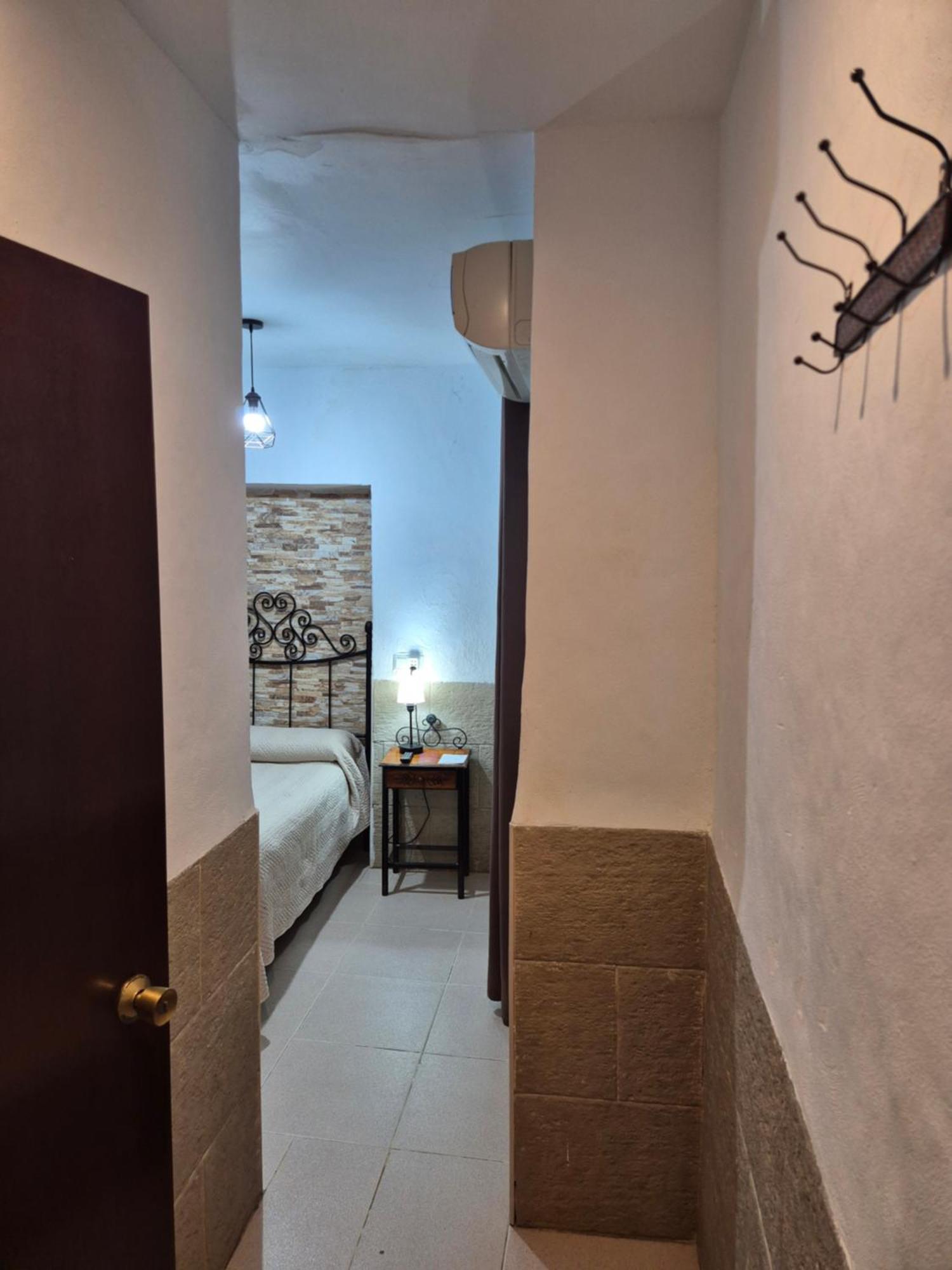 Single Room Private Bathroom