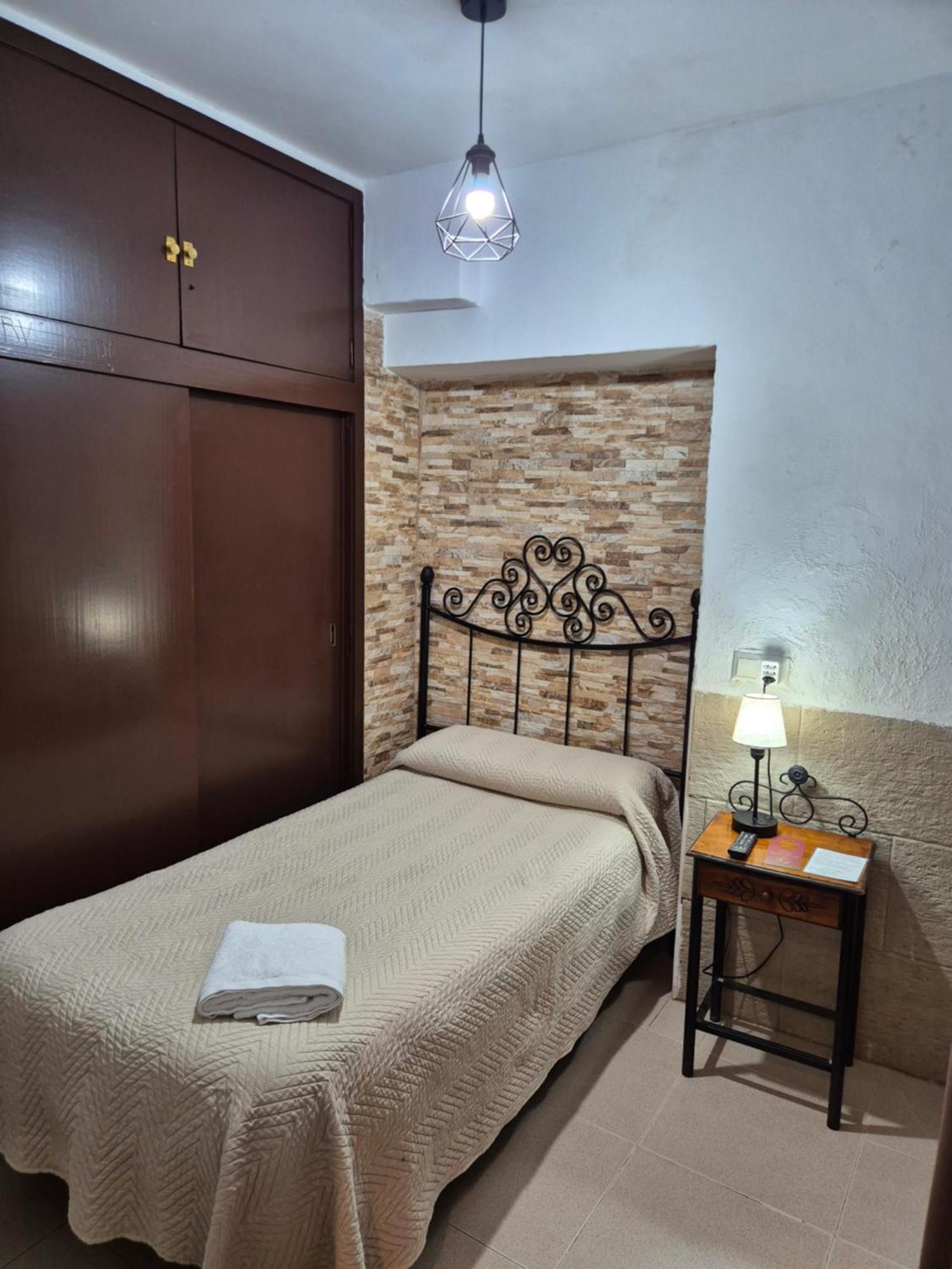 Single Room Private Bathroom