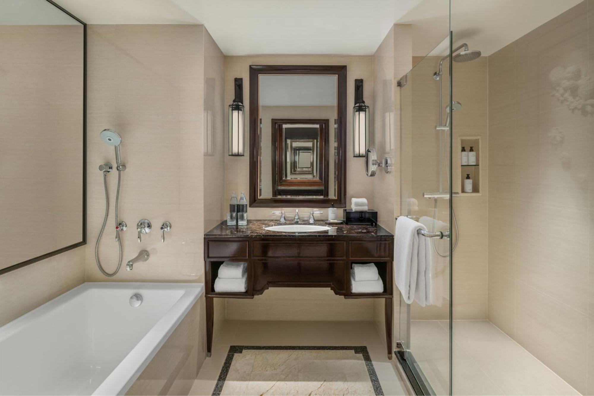 Chambre Athénée avec 2 Lits Doubles - Vue sur Ville