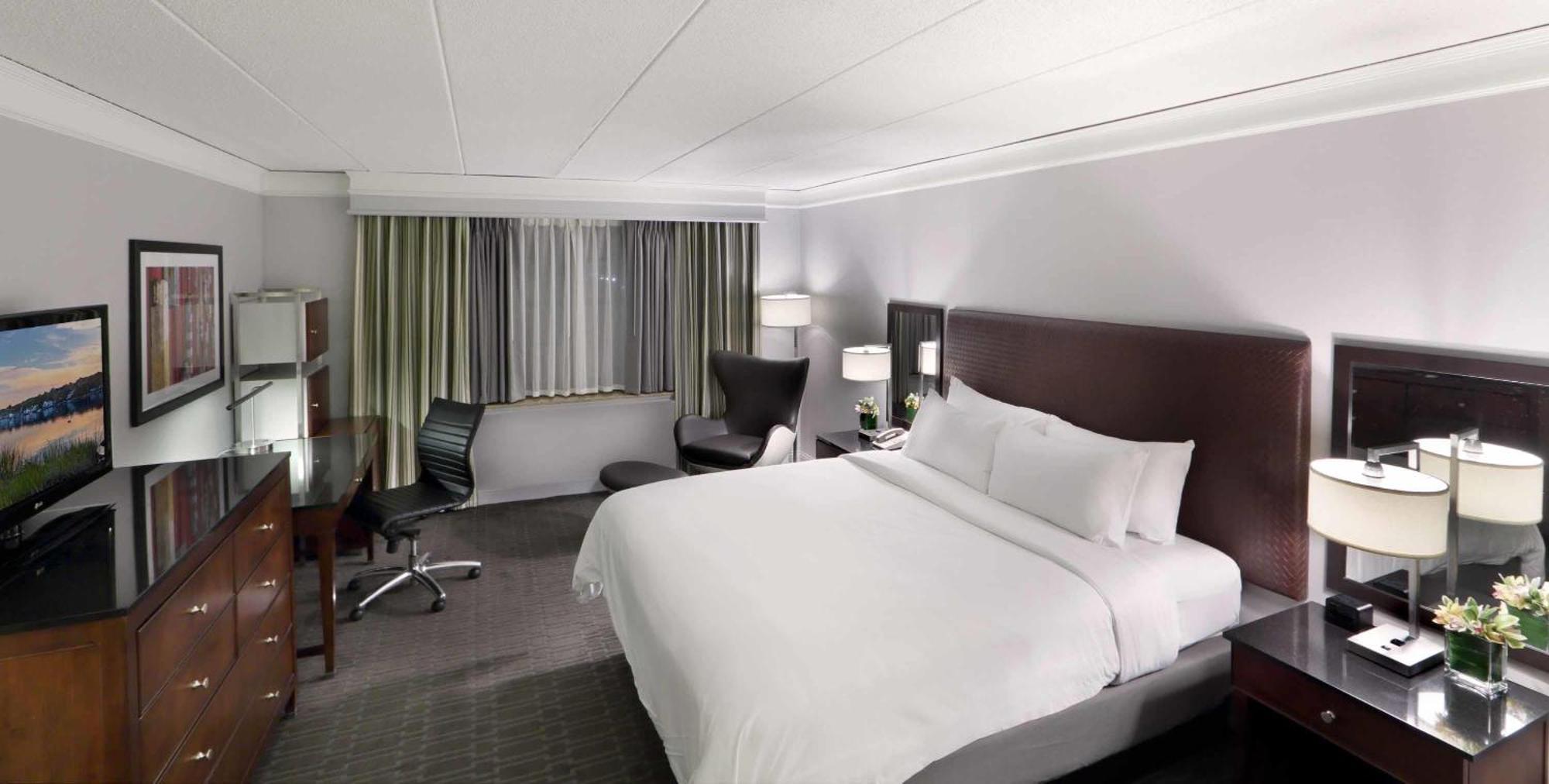 King Room with Bath Tub - Mobility Access,1758304869:JPEG