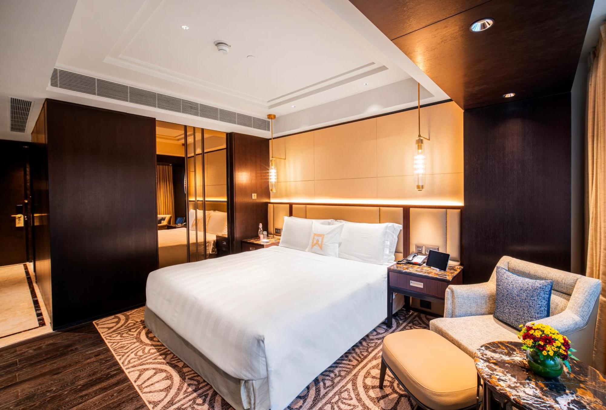 Executive Club Exclusive