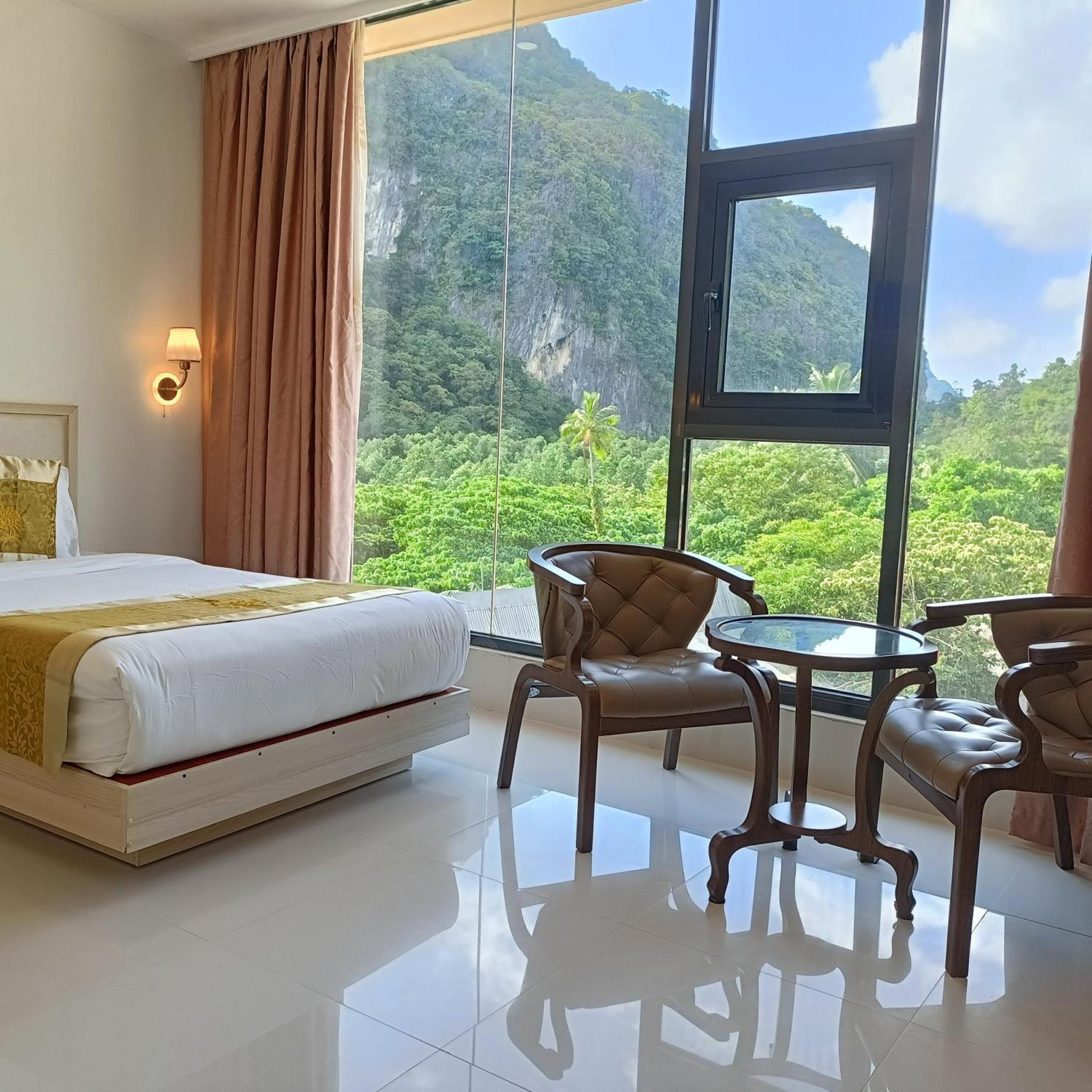 Superior Queen Room