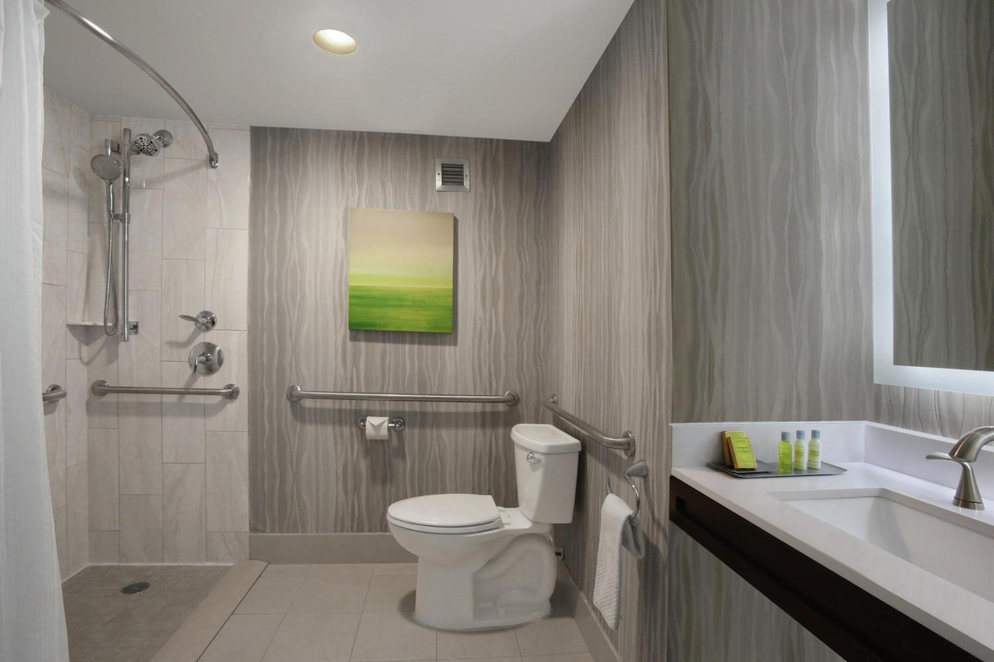 Quarto King Executivo com Cabina de Duche - Acesso a Pessoas com Mobilidade Condicionada / Não Fumador