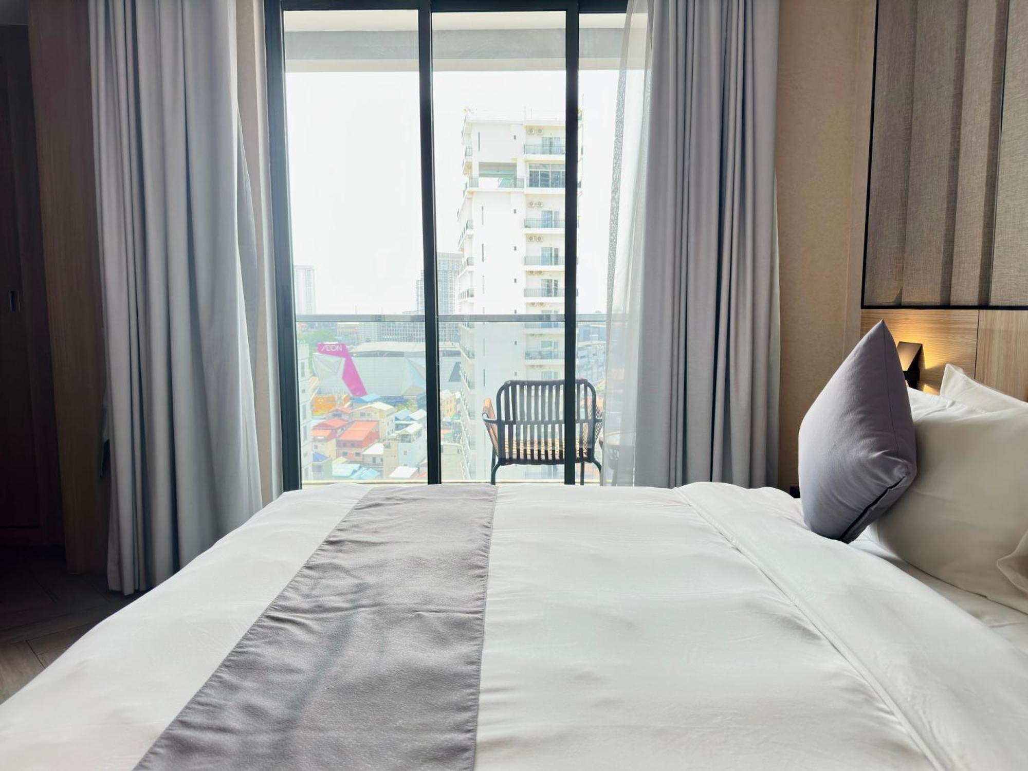 Three-Bedrooms Royal Suite Minibar