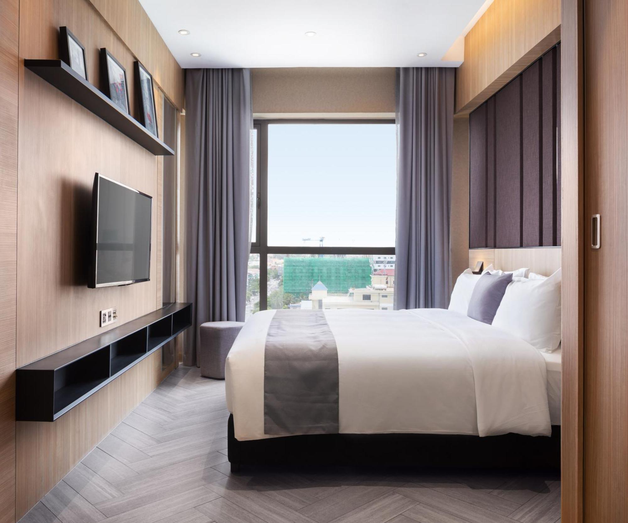 Three-Bedrooms Royal Suite Minibar