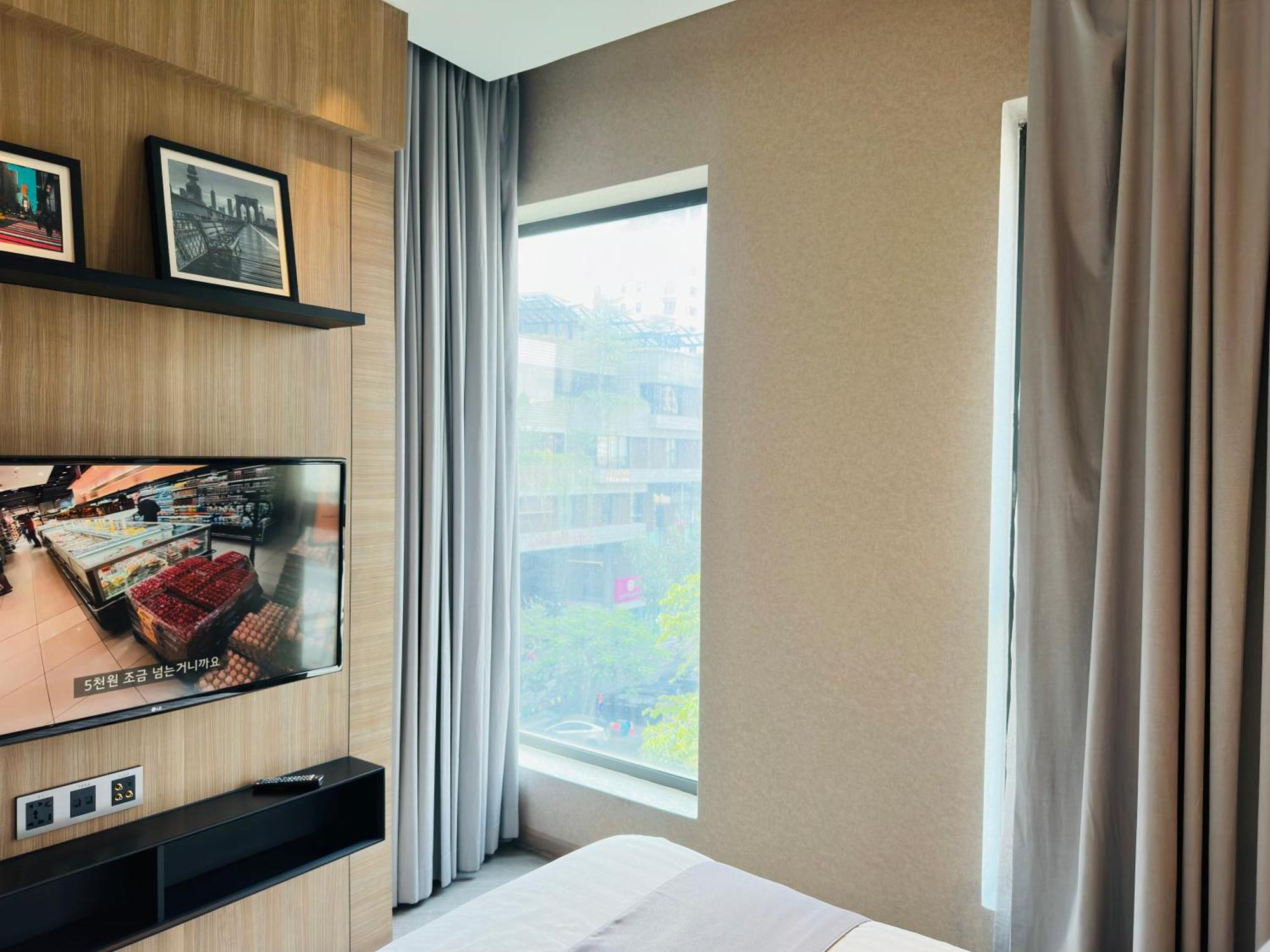 One-Bedroom Executive Mini Bar