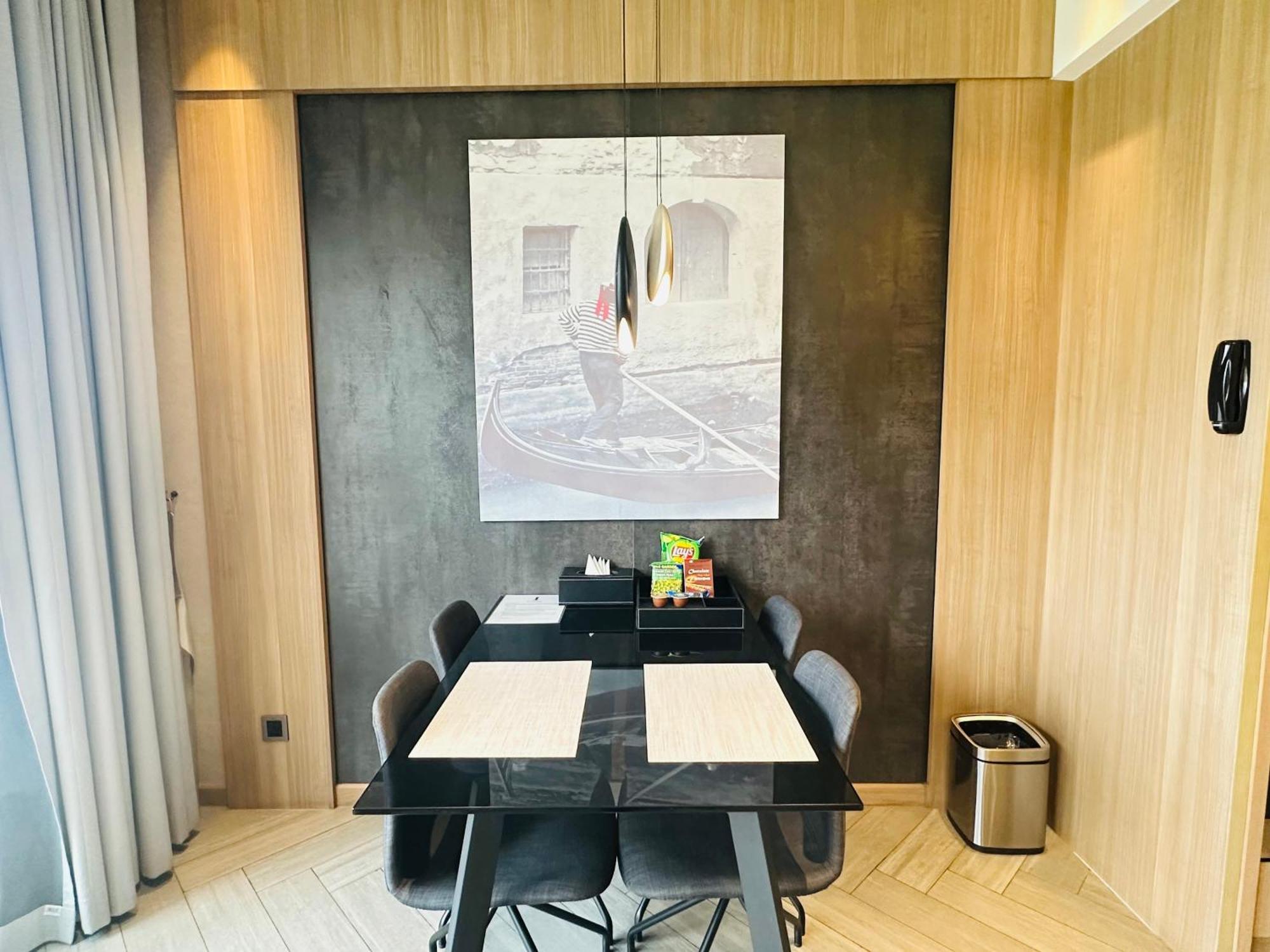 One-Bedroom Executive Mini Bar
