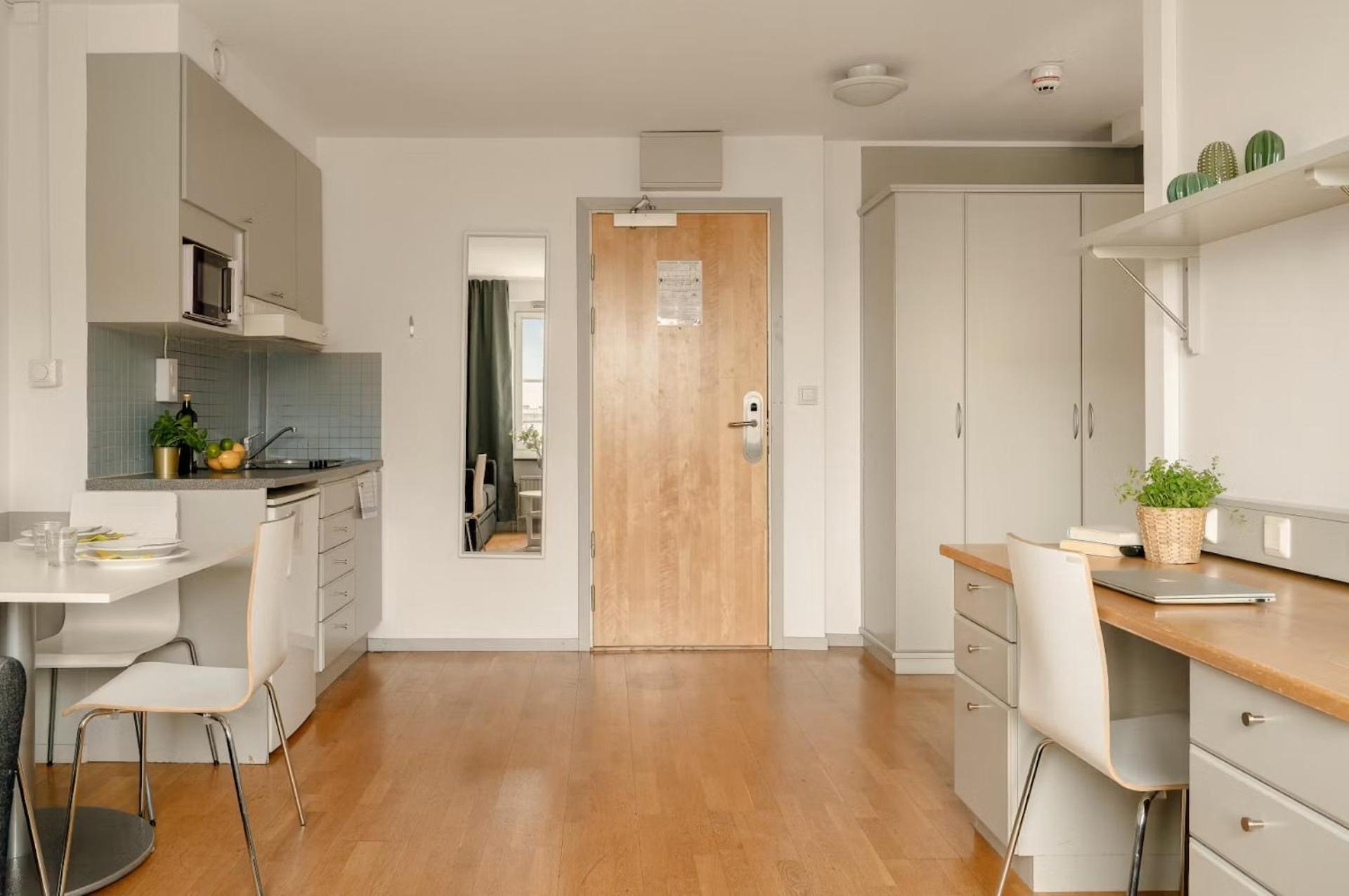 One-Bedroom Apartment
