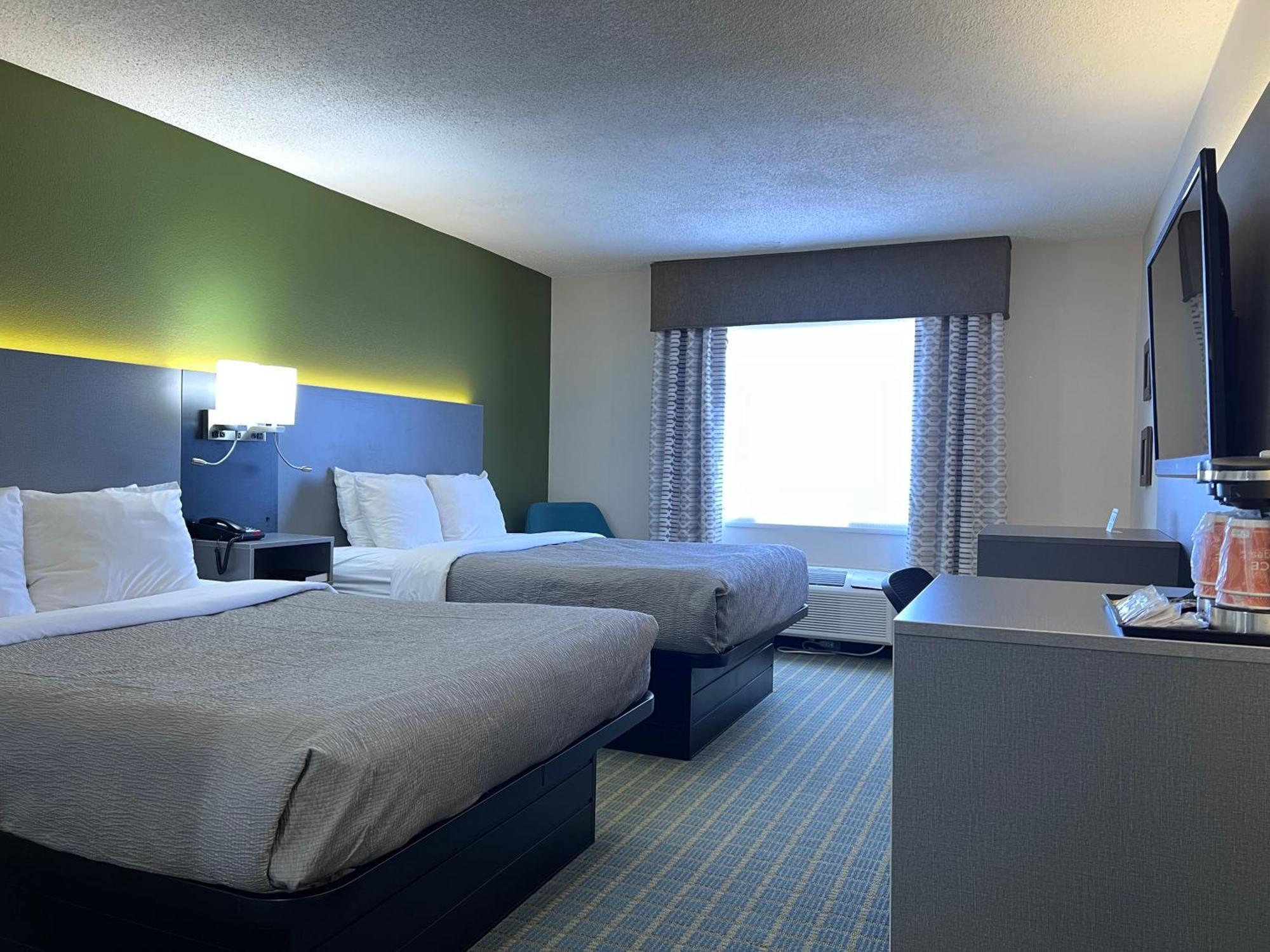 Queen Room Two Queen Beds Non-Smoking