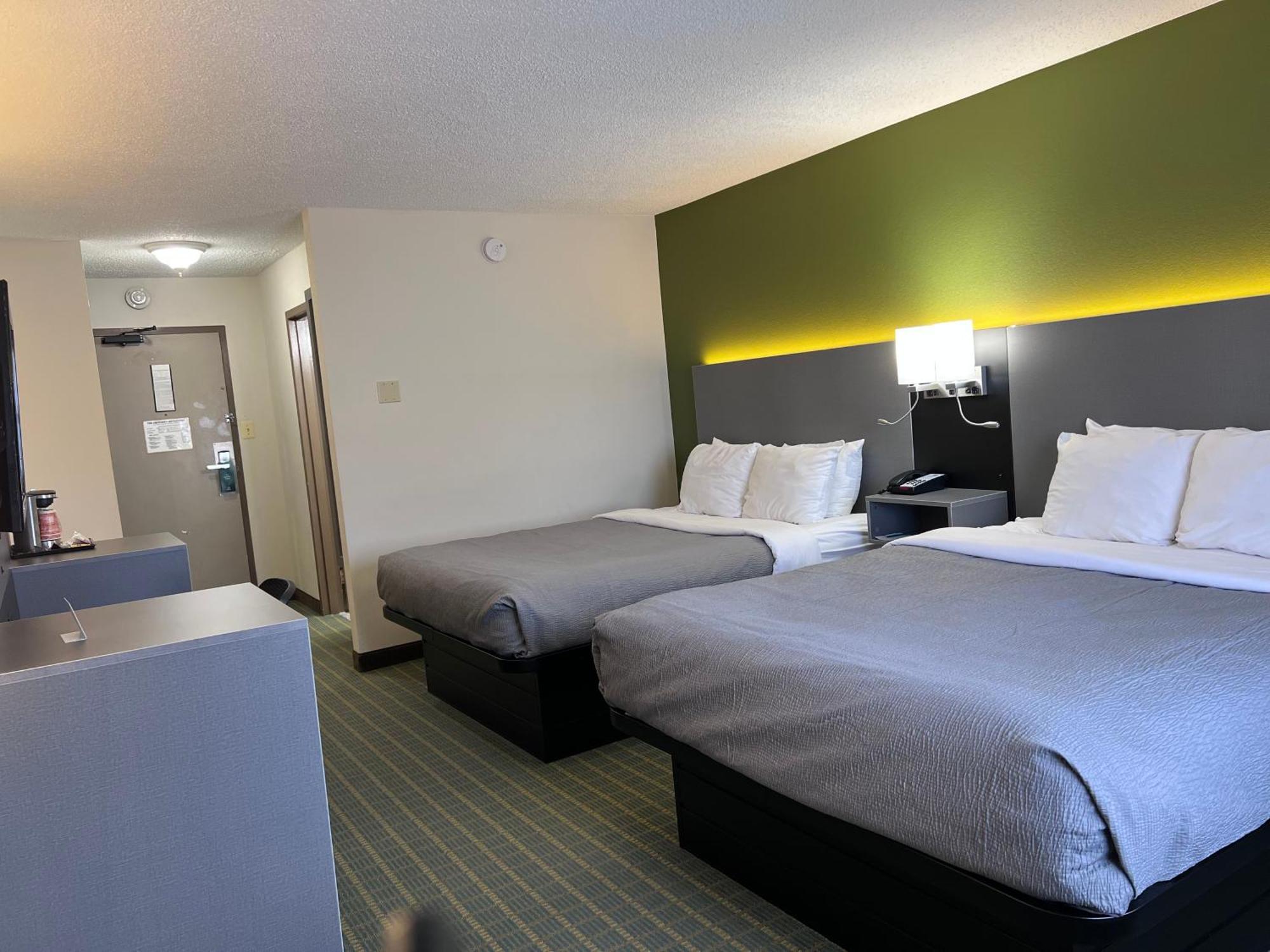 Queen Room Two Queen Beds Non-Smoking