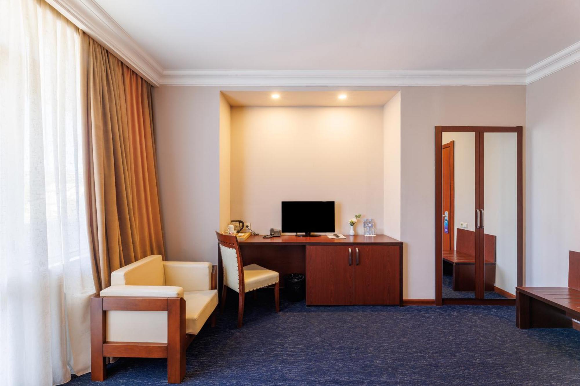 Standard Double or Twin Room Balcony