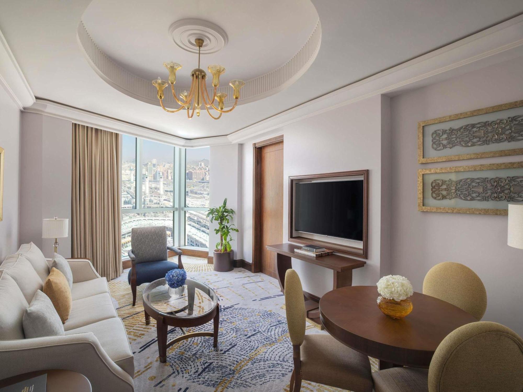Signature One Bedroom Suite Partial Kaaba View