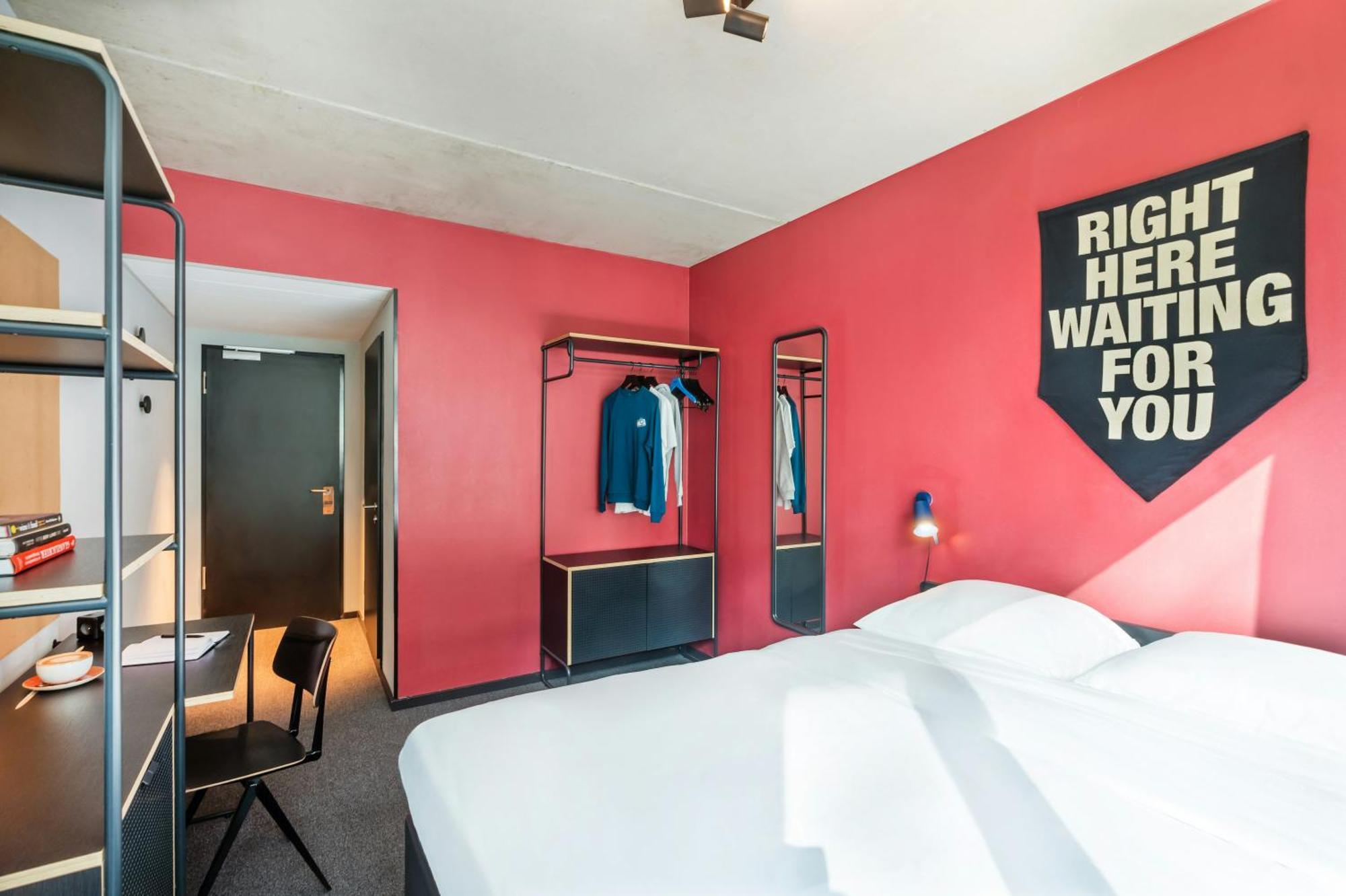 Standard Queen Room