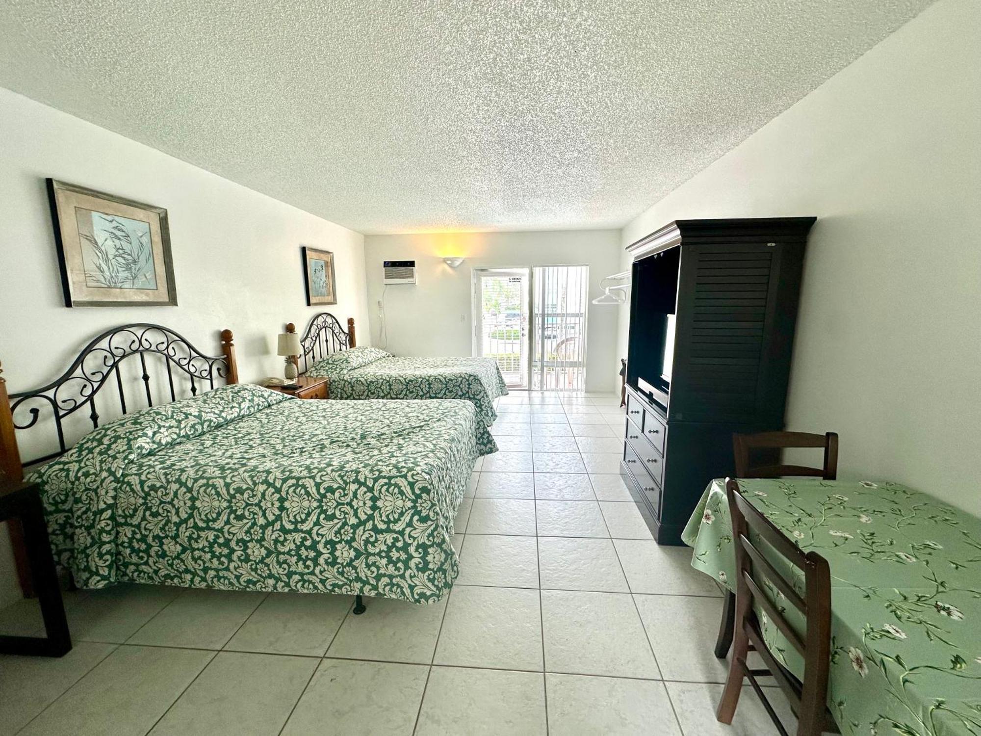 Studio Kitchen