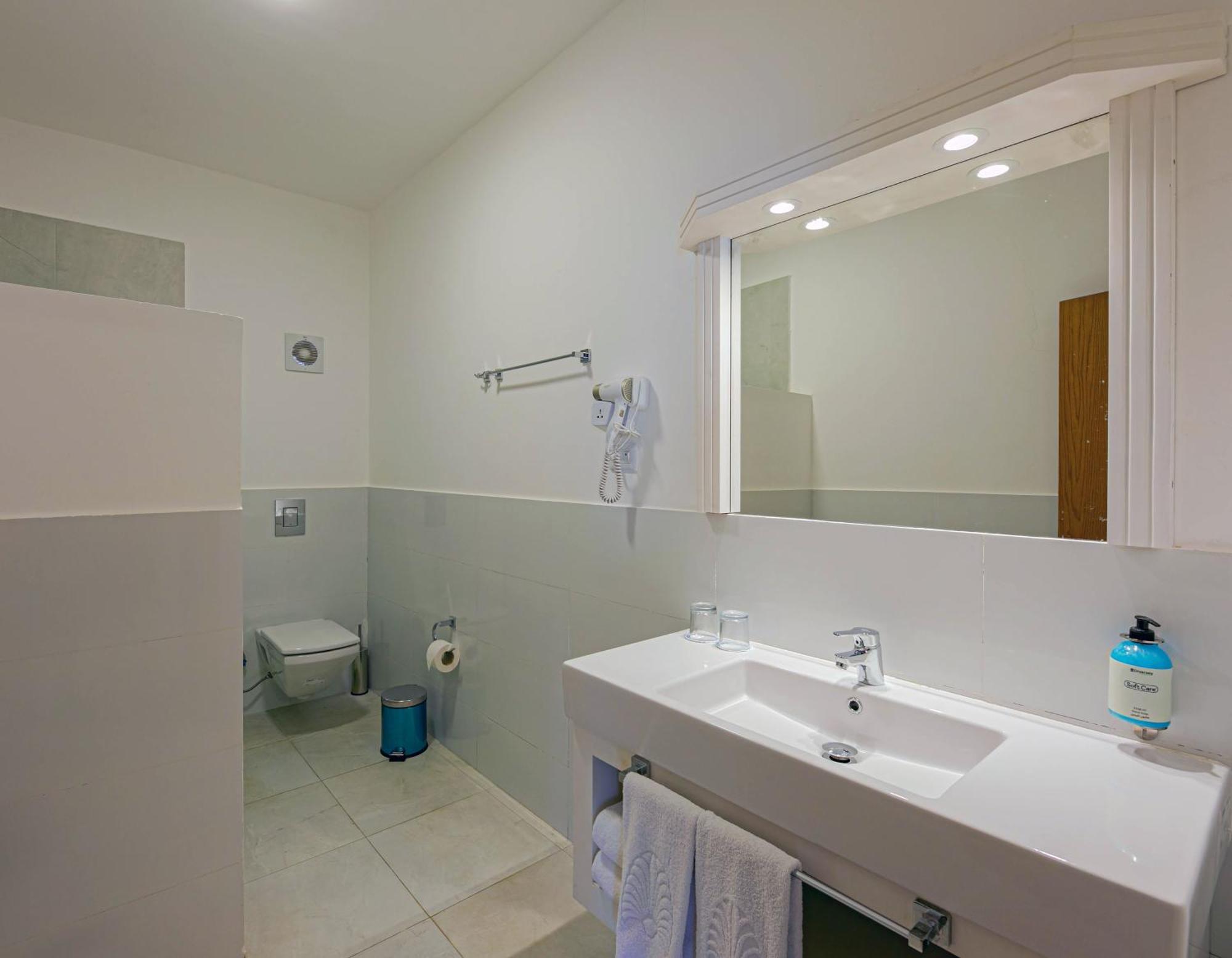 Deluxe Double or Twin Room Beach Front