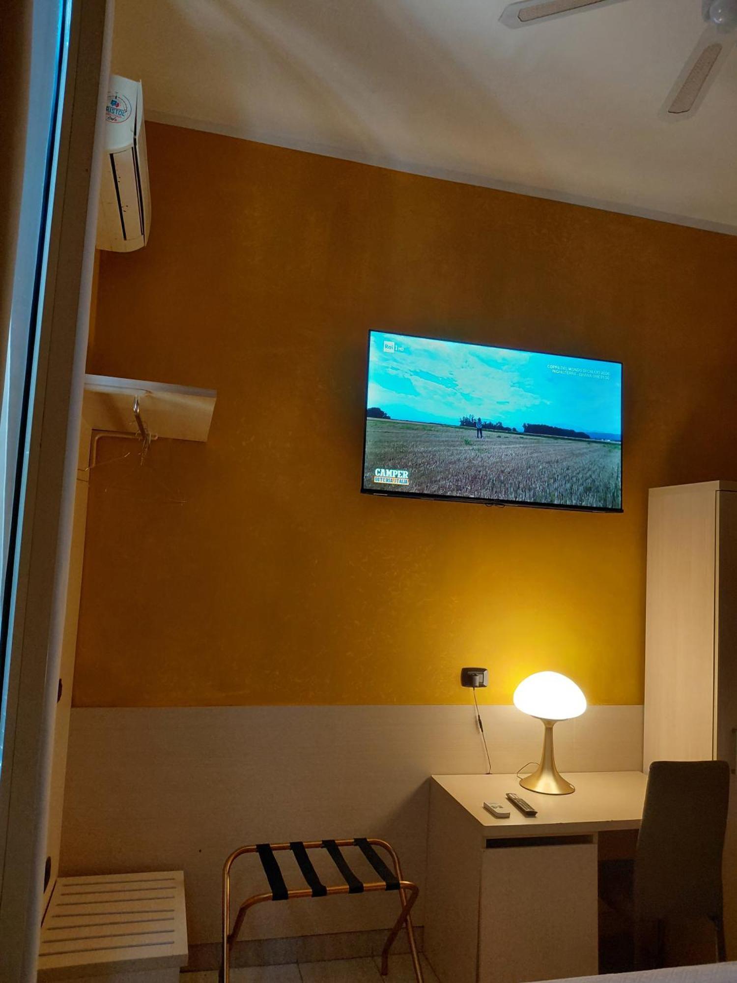 Double or Twin Room Private Bathroom