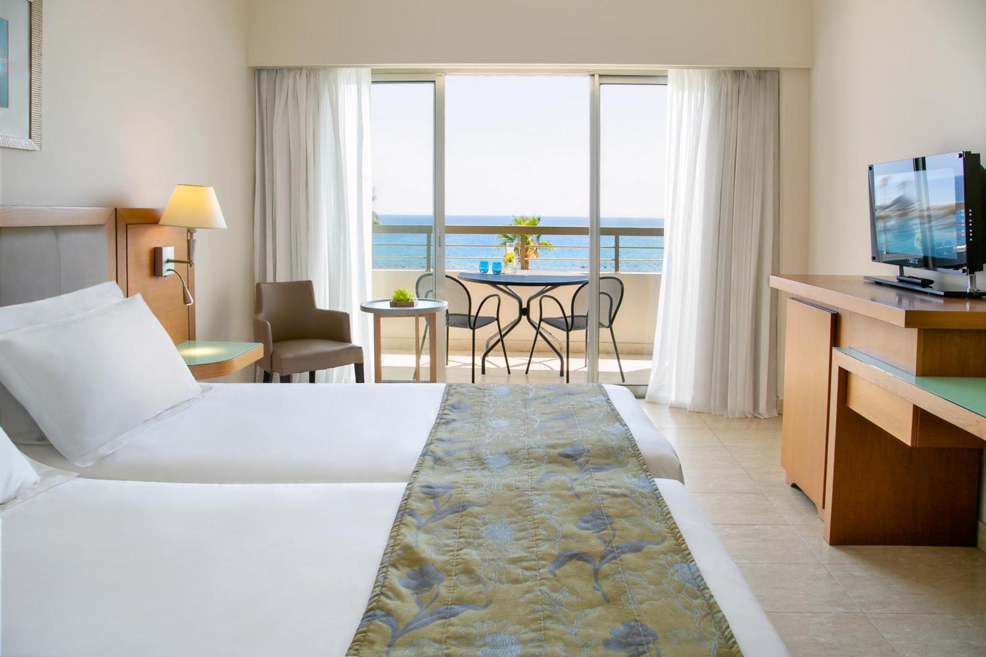 Double or Twin Room Sea View