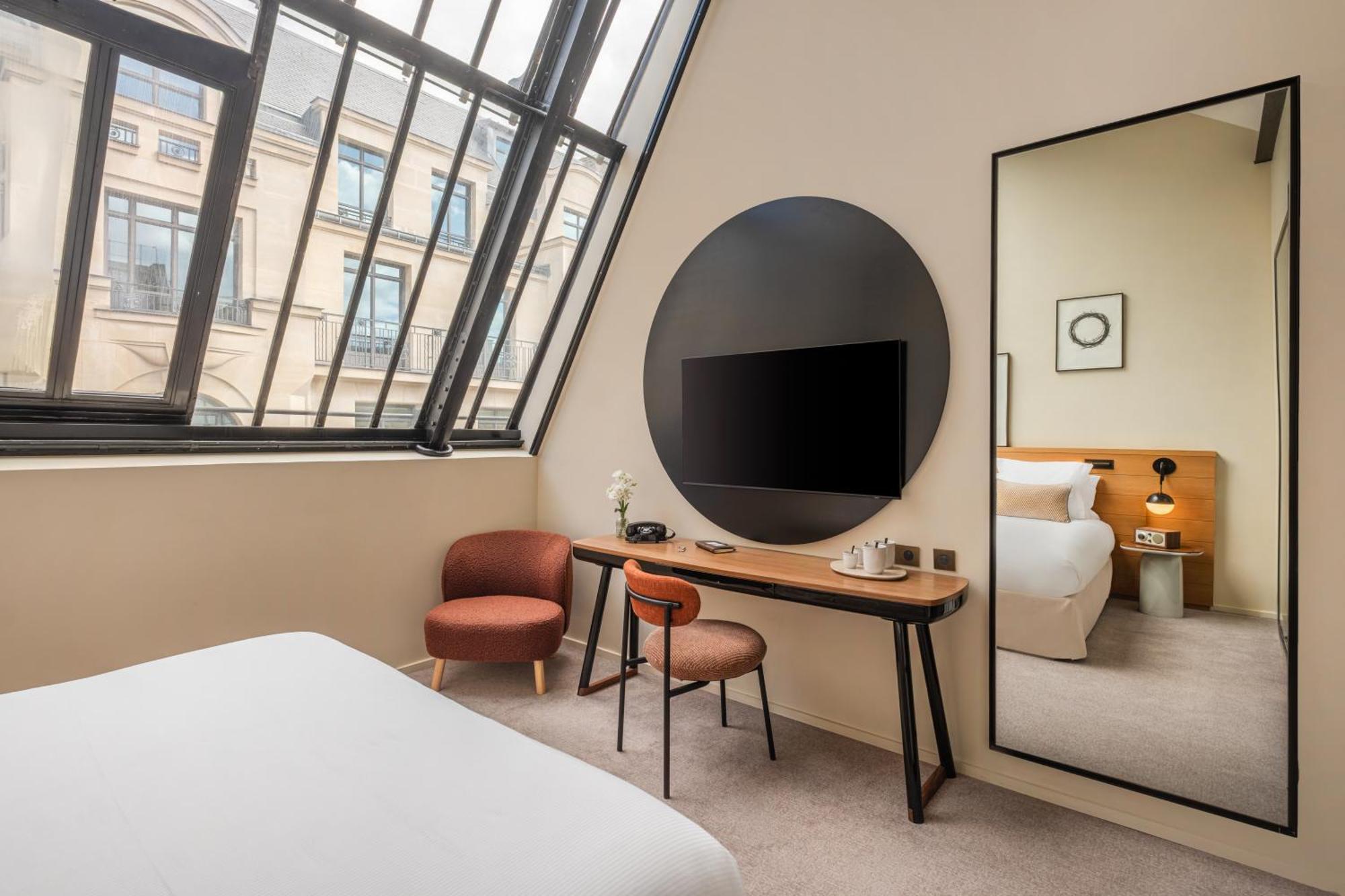 Skylight Deluxe Executive Room