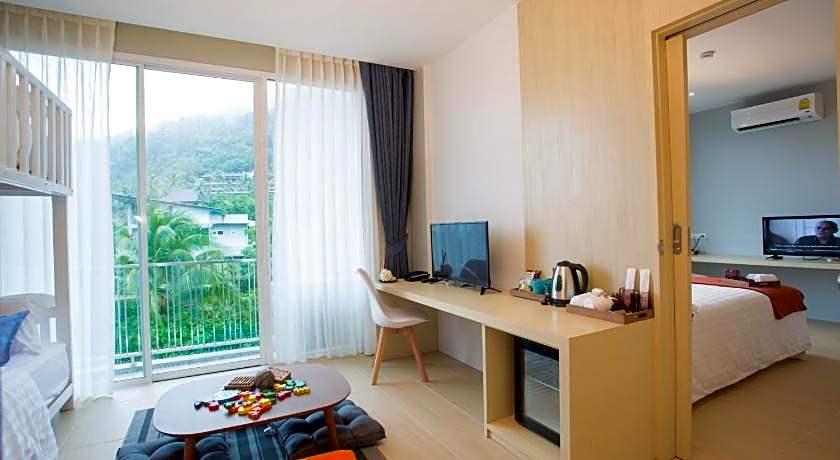 Deluxe Quadruple Room