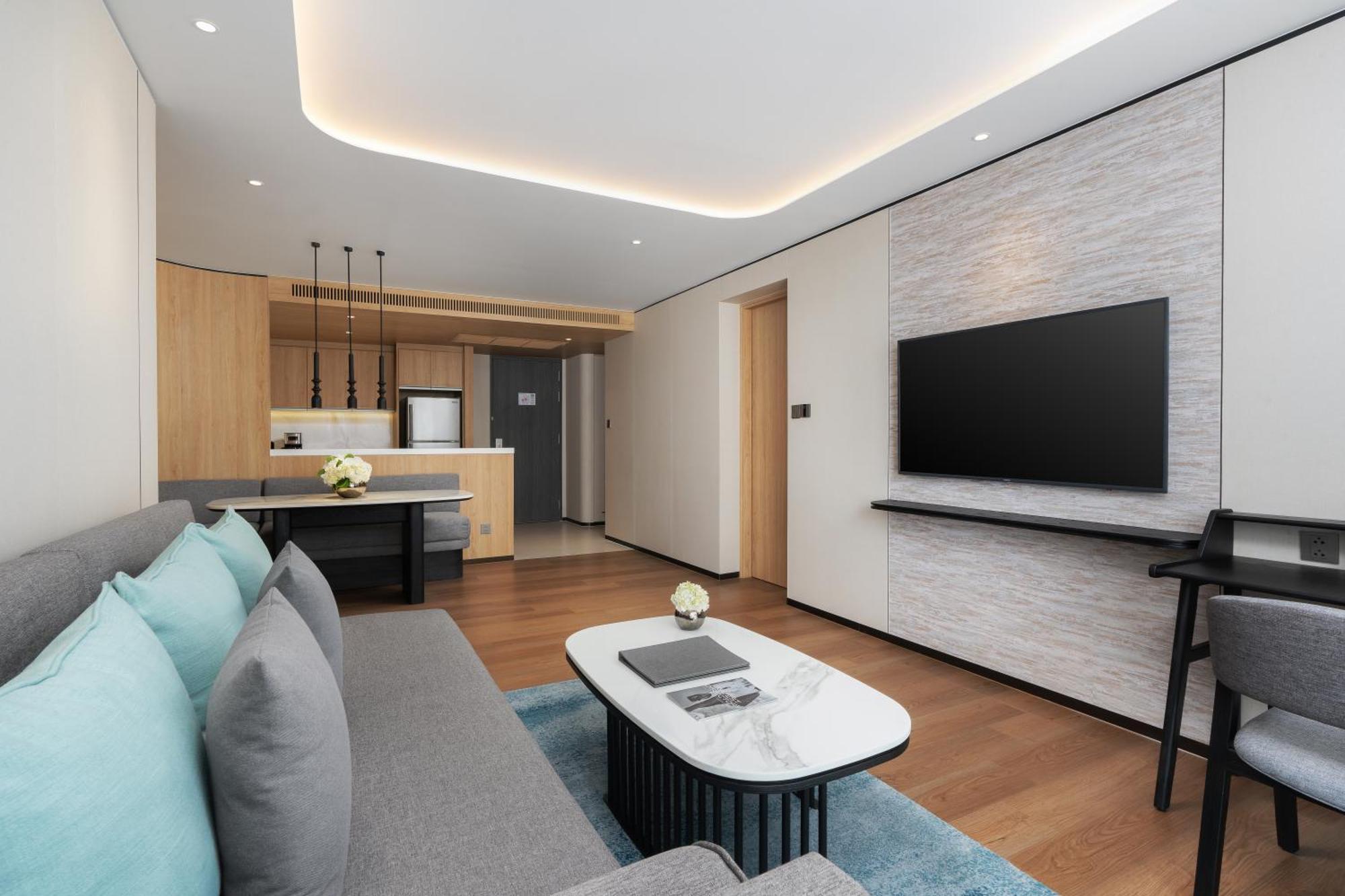 One-Bedroom Executive King Suite City View
