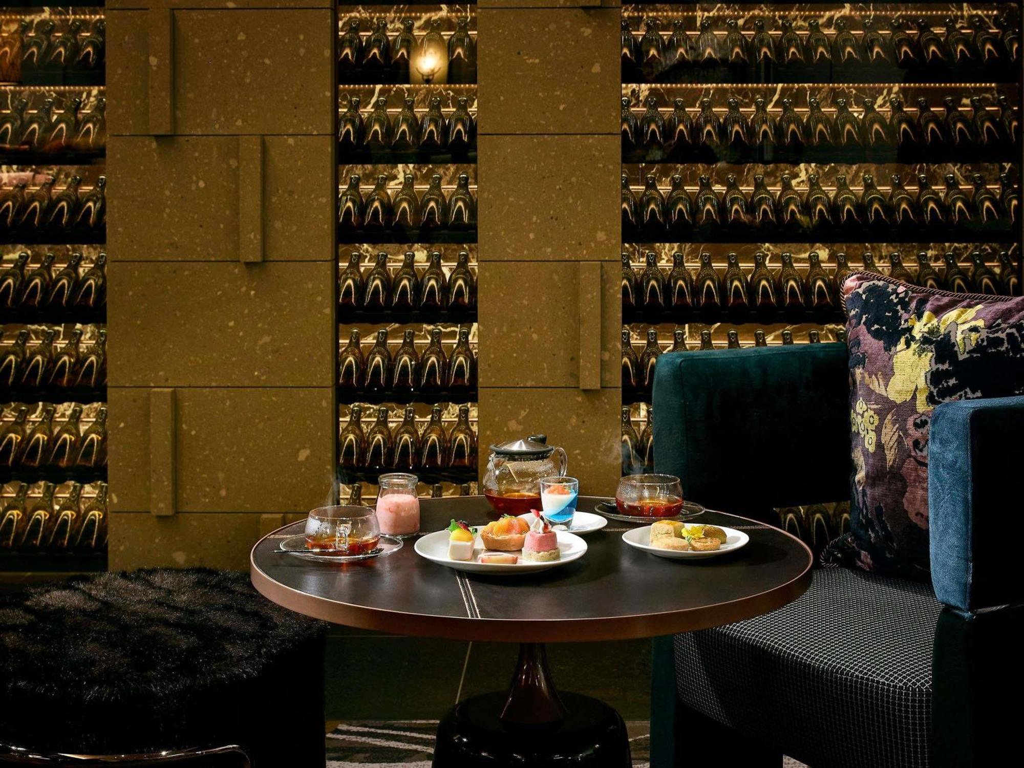 Executive Superior King Room Lounge Access