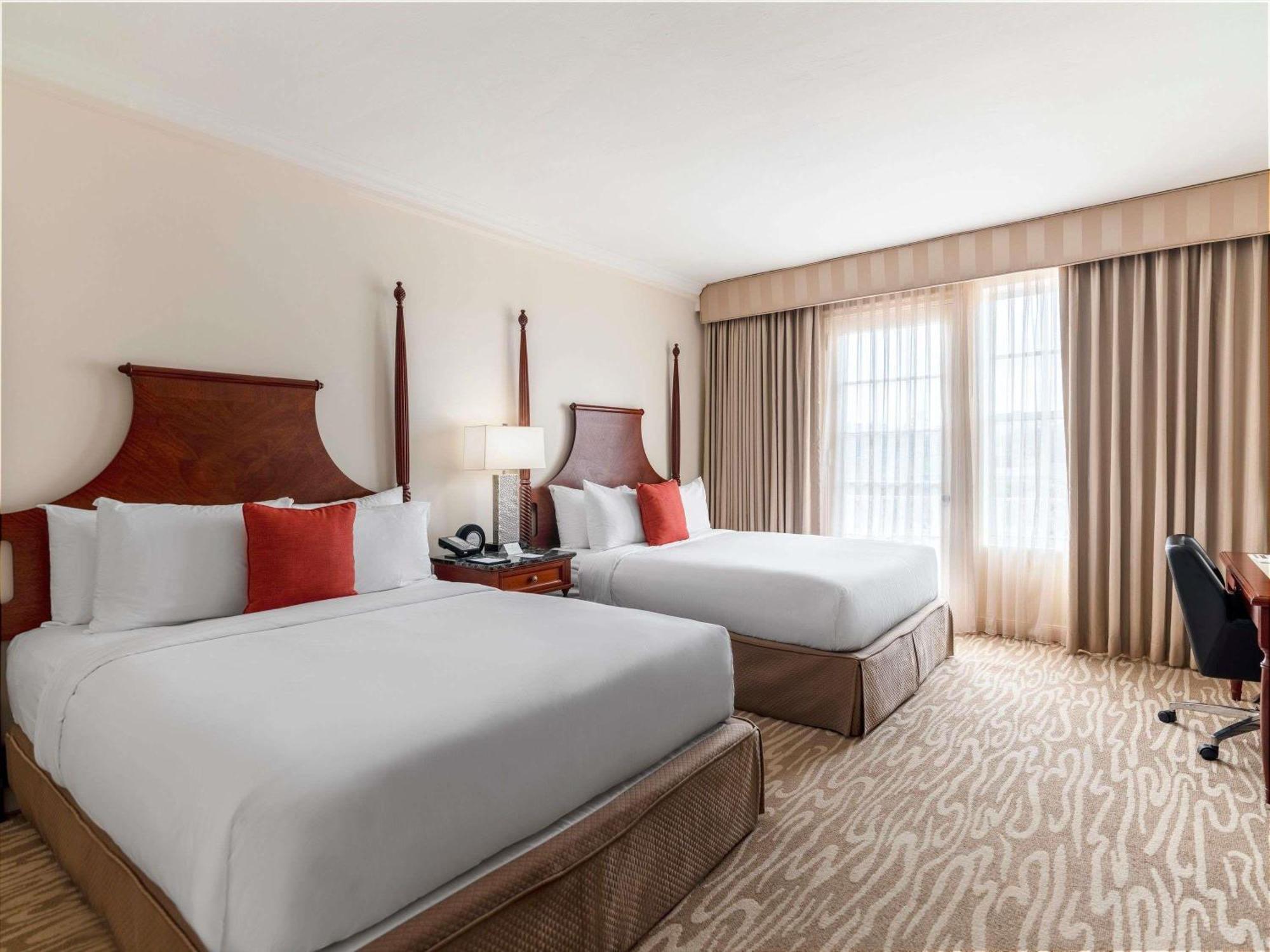 Fairmont Double Room City View