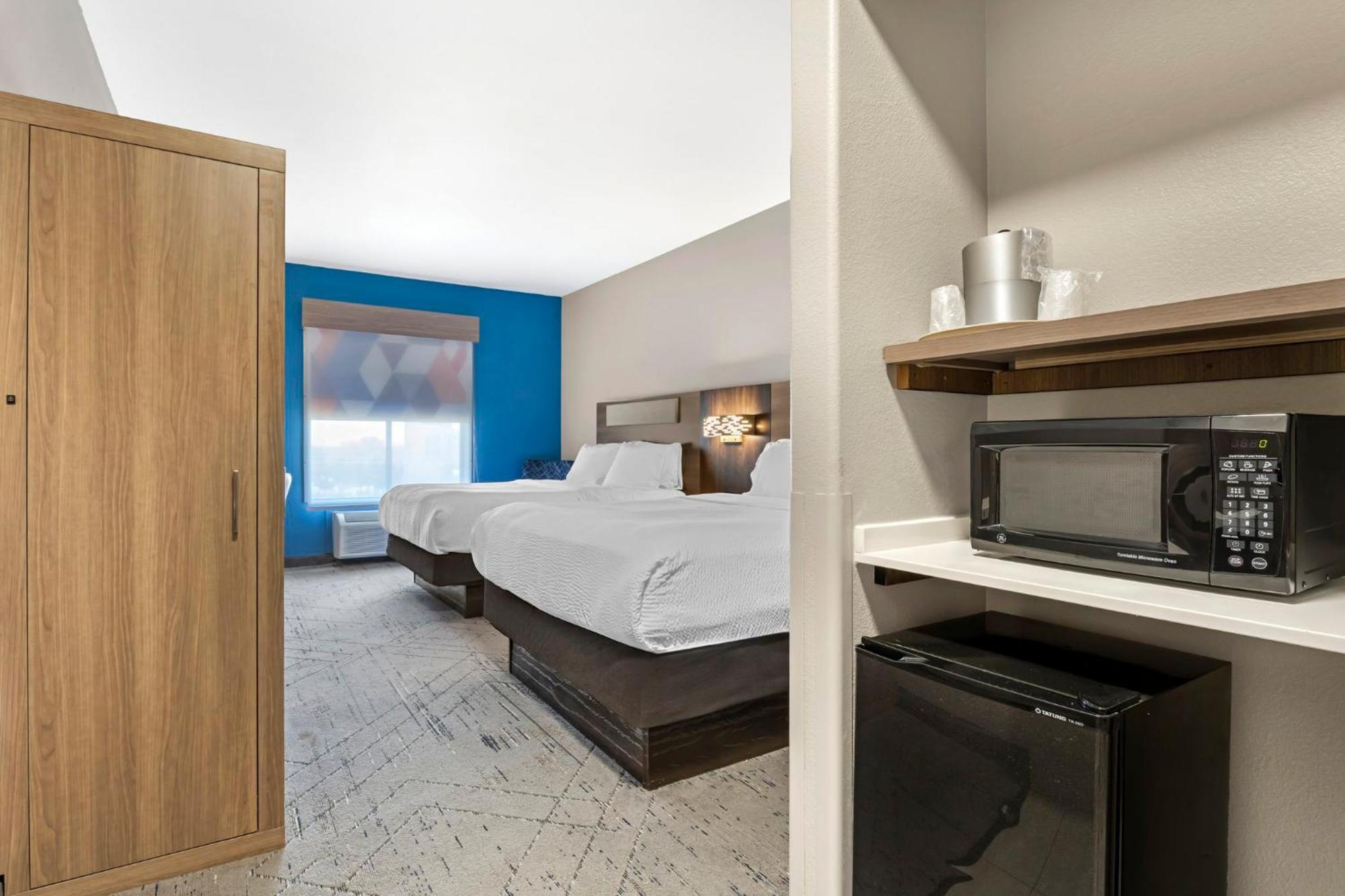 Standard Queen Room Two Queen Beds Extra Floor Space