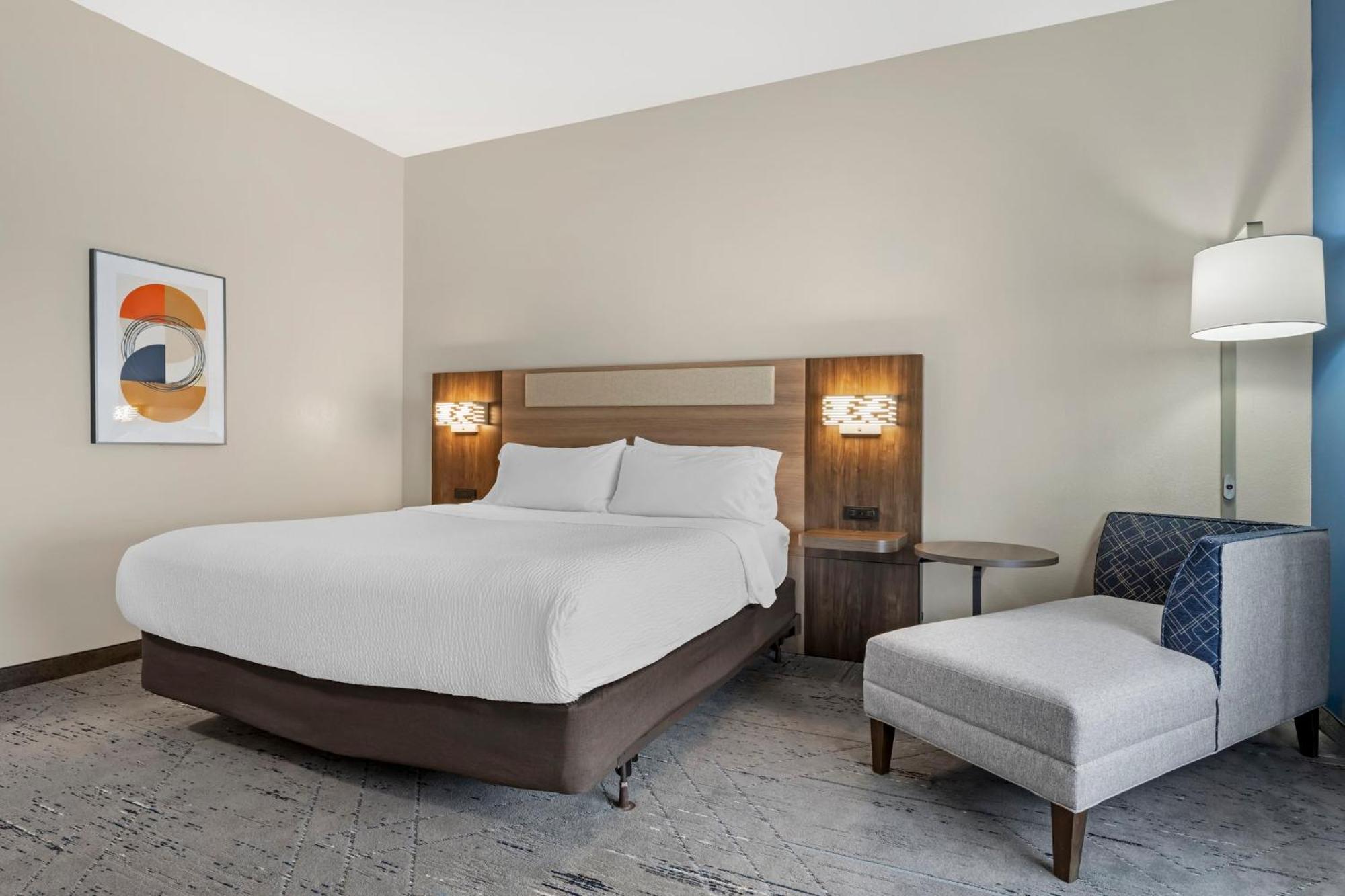 Standard King Room