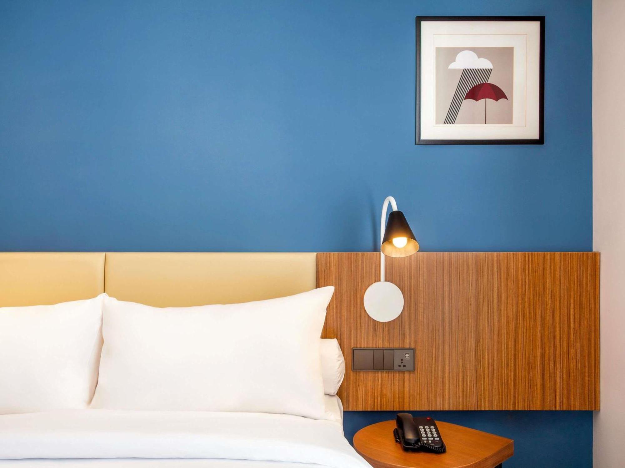 Double Hollywood King Room