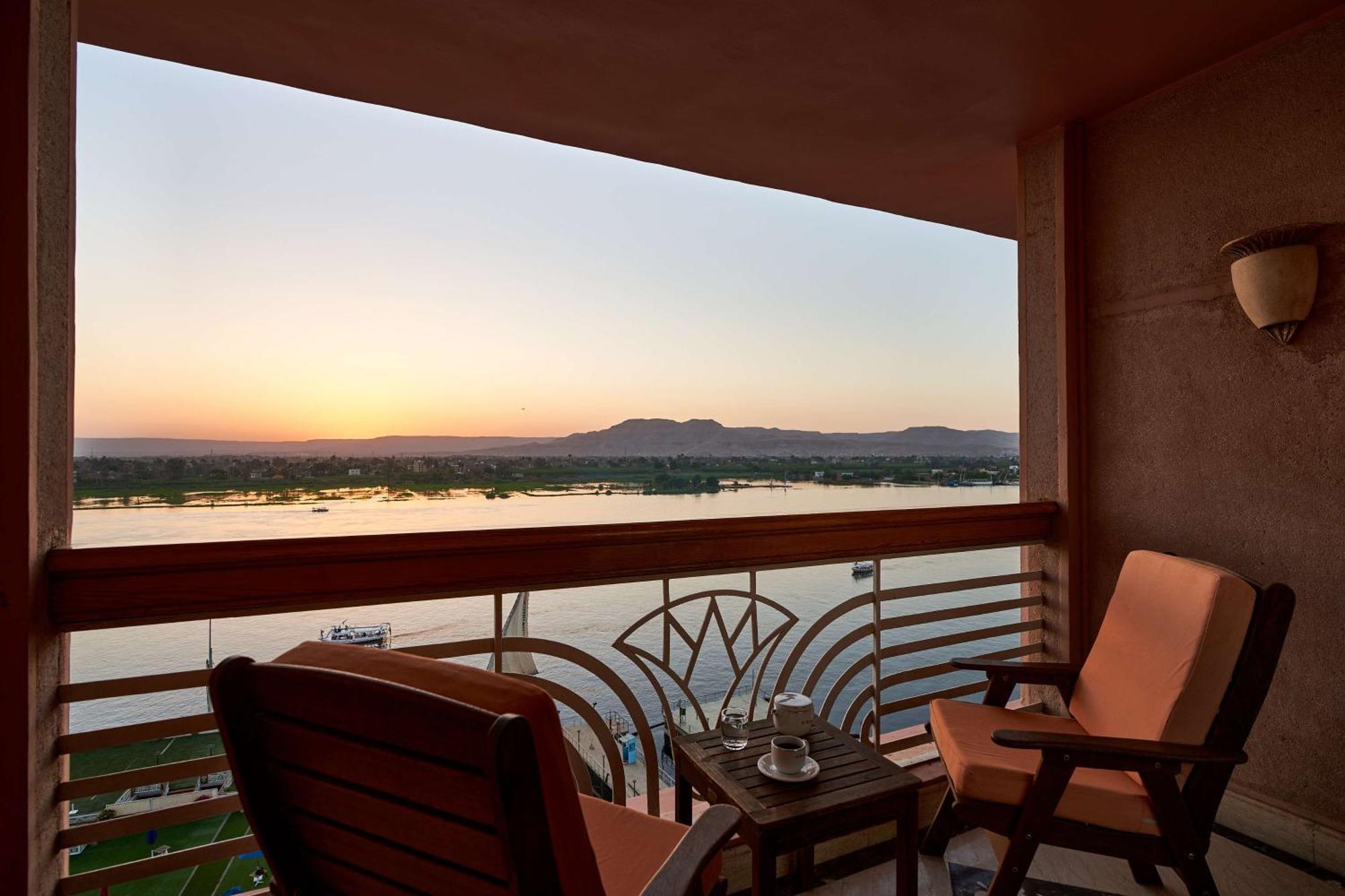 Deluxe Direct Front Nile View Double or Twin Room